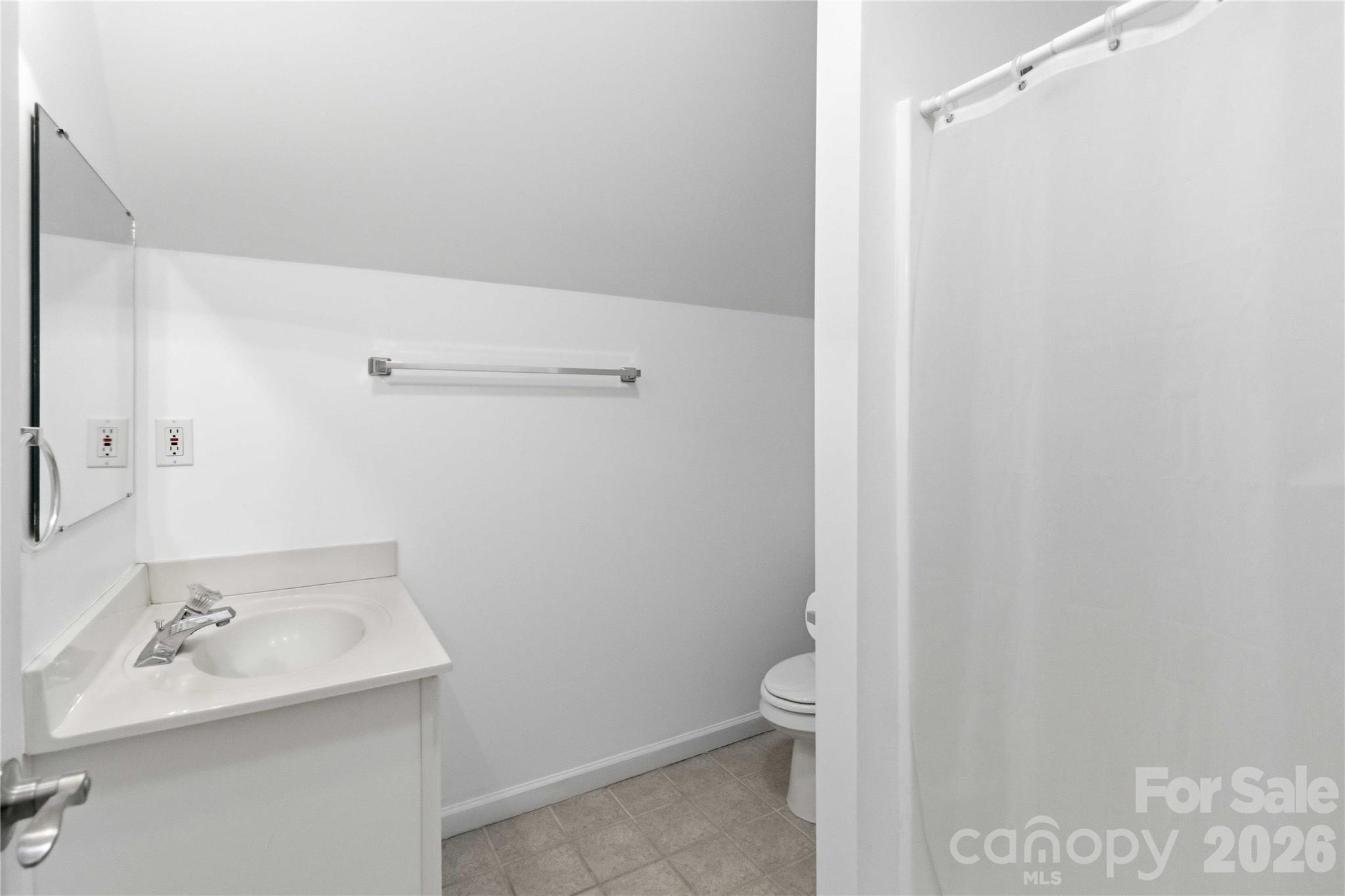 1603 Hunters Place Road — York