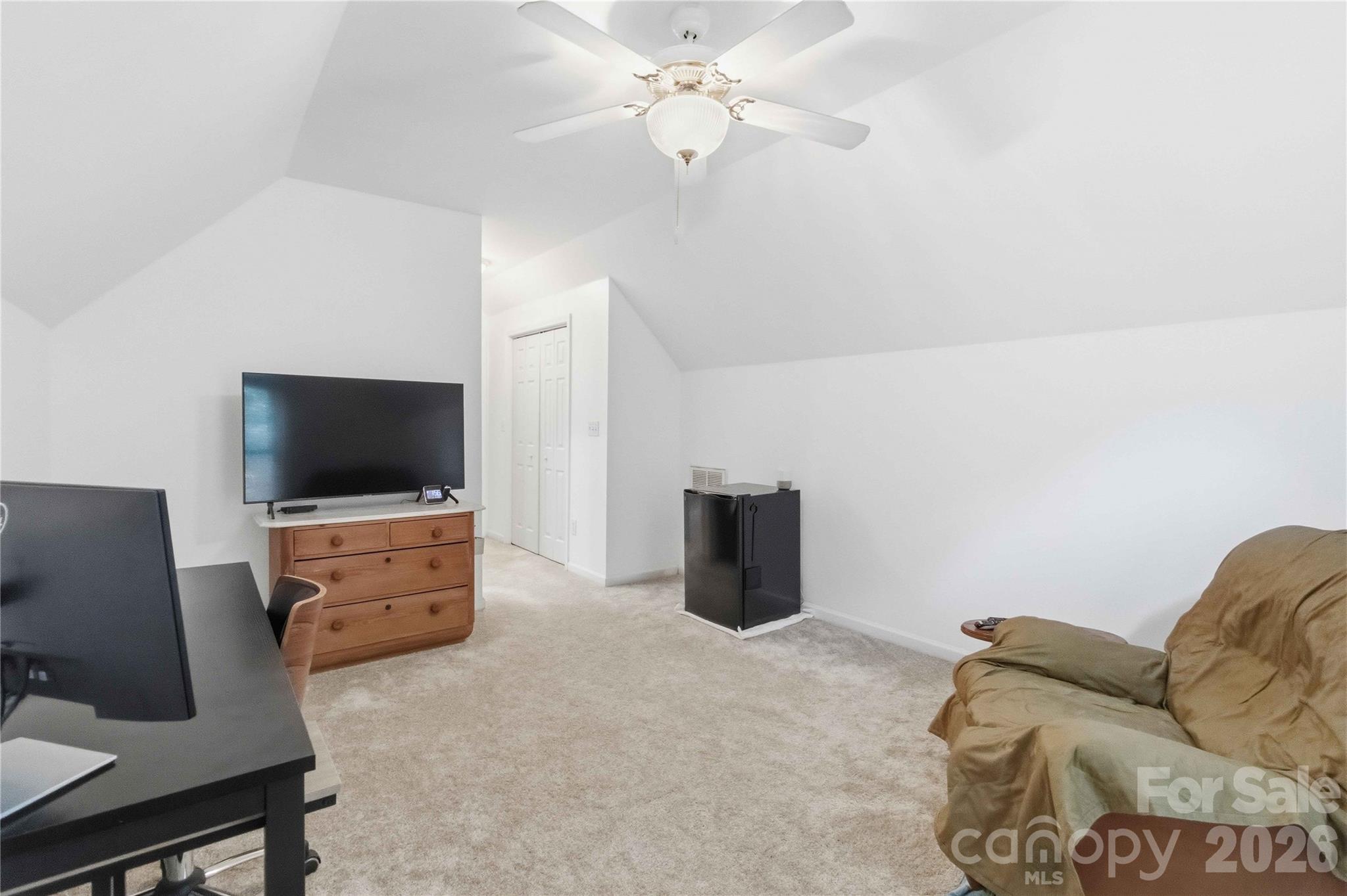 1603 Hunters Place Road — York
