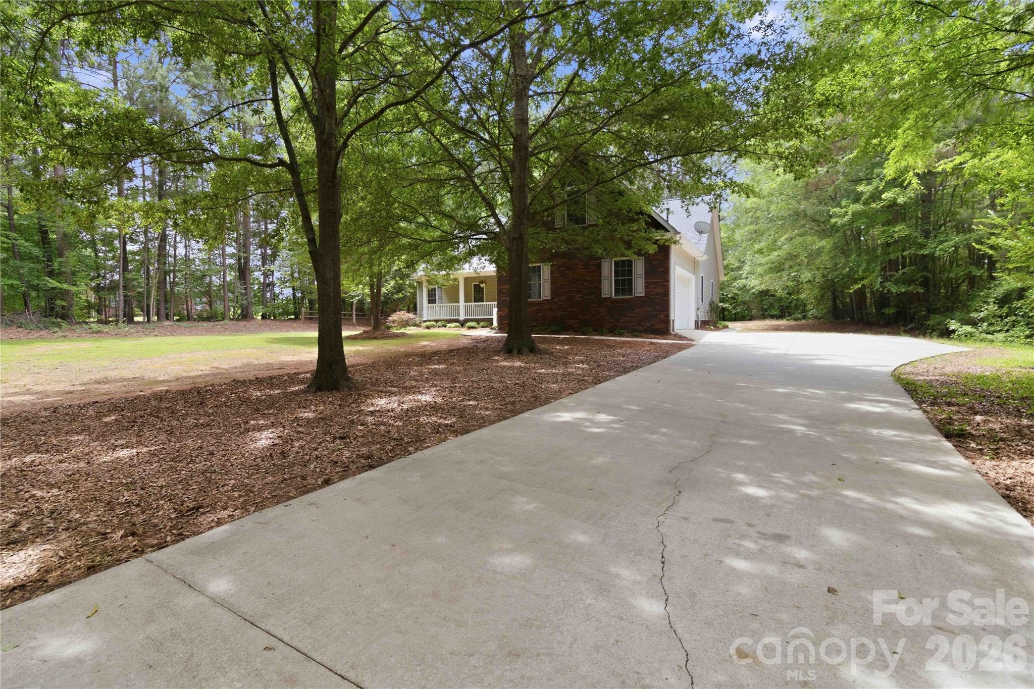 1603 Hunters Place Road — York