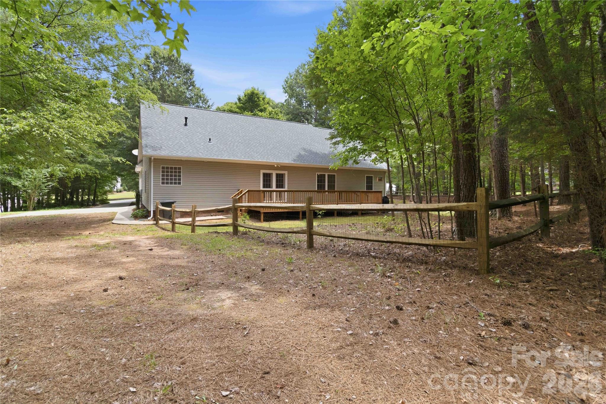 1603 Hunters Place Road — York