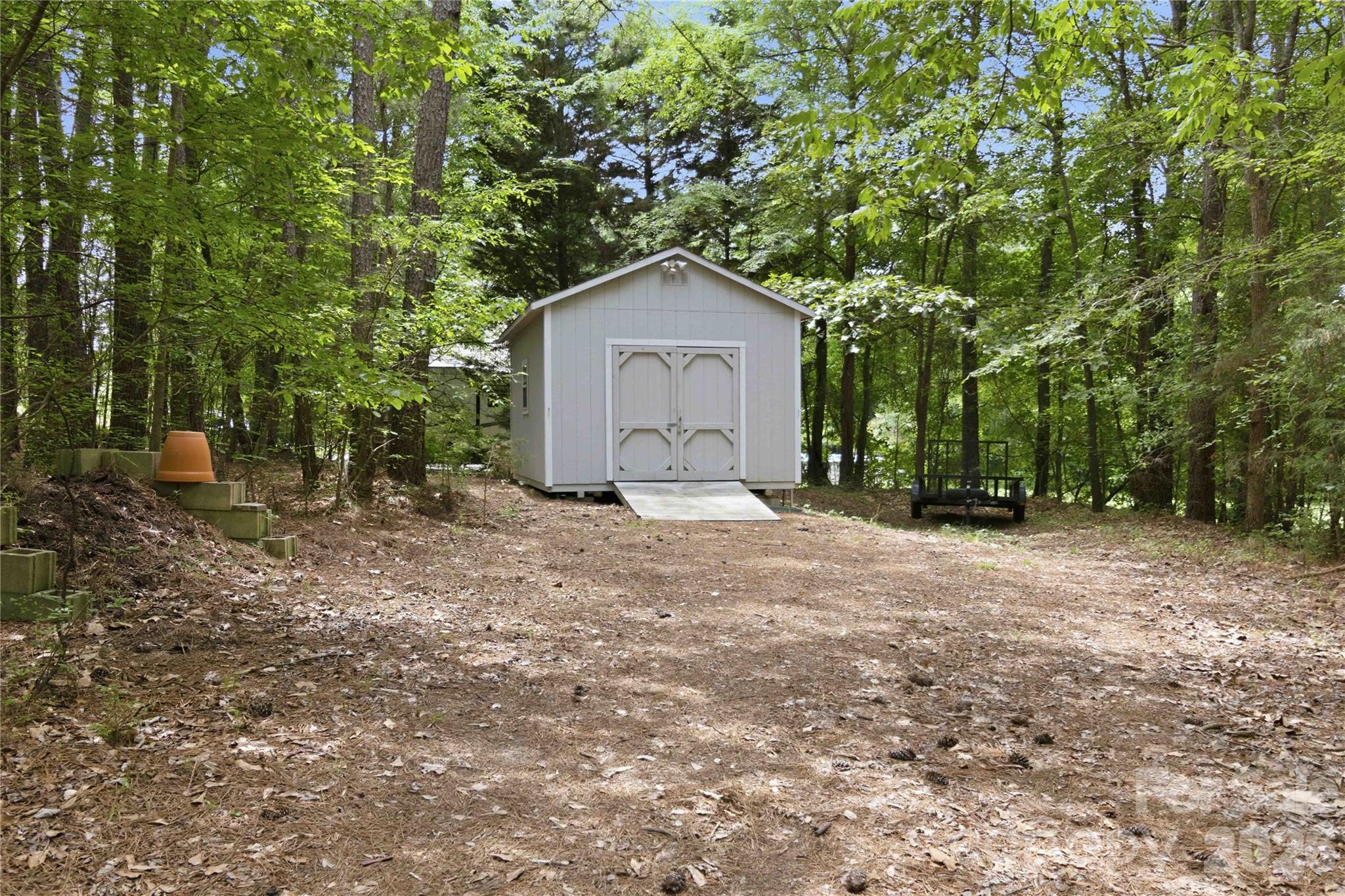 1603 Hunters Place Road — York