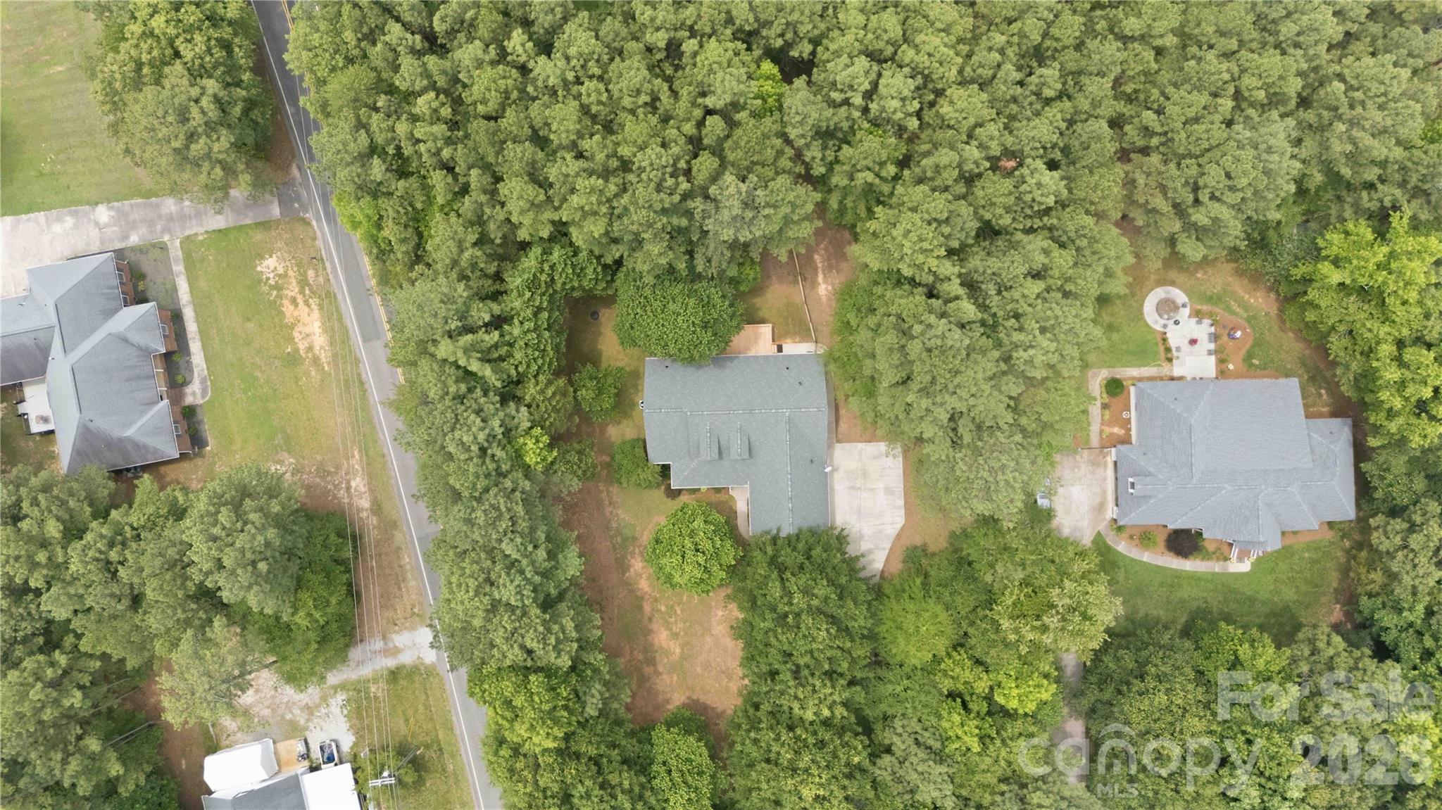 1603 Hunters Place Road — York