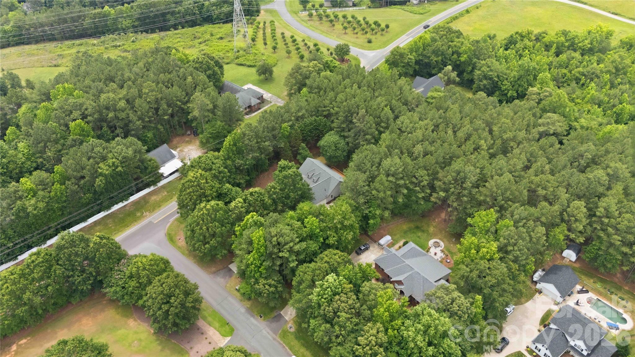 1603 Hunters Place Road — York