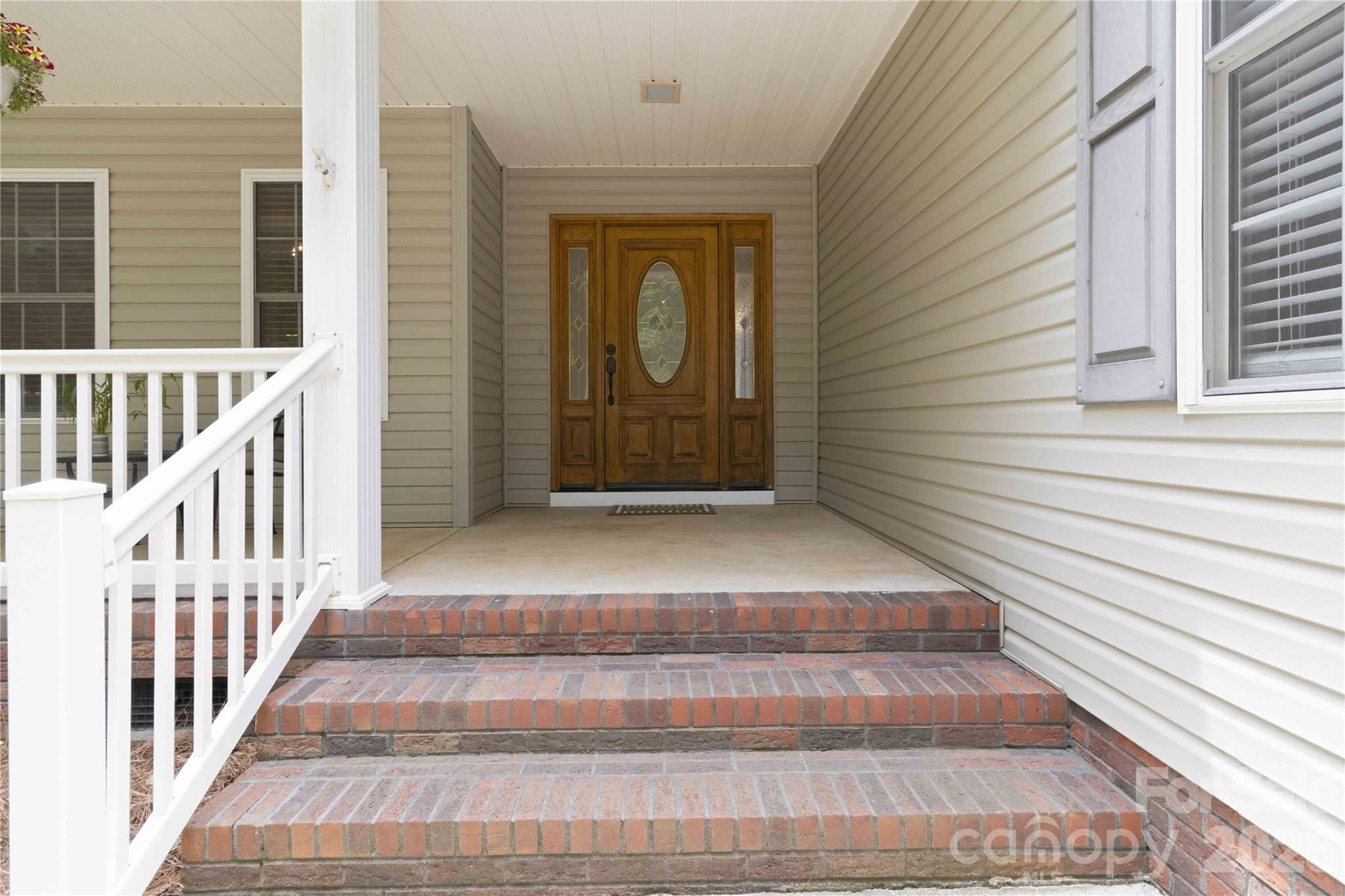 1603 Hunters Place Road — York