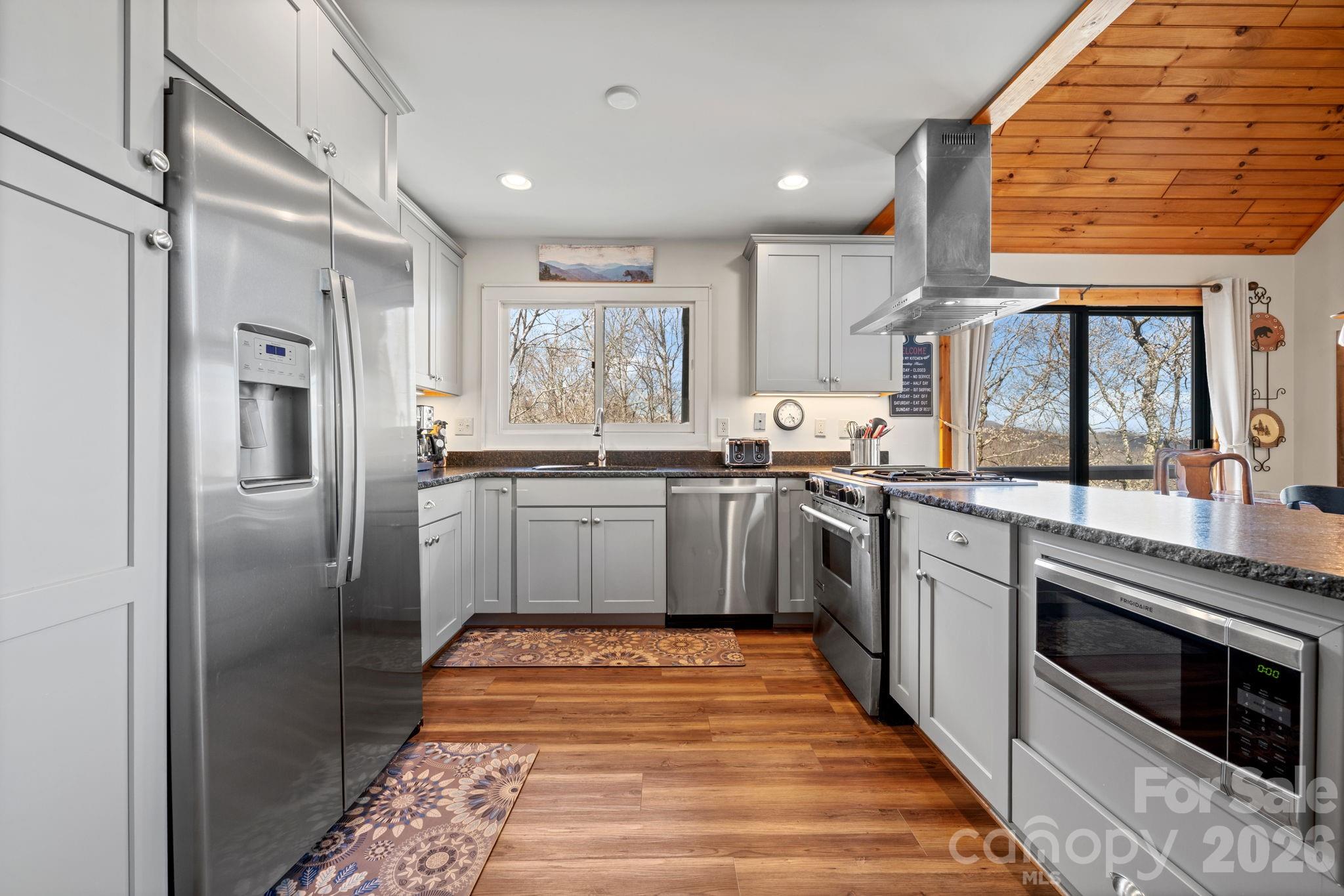 569 Shelter Rock Circle — Sugar Mountain
