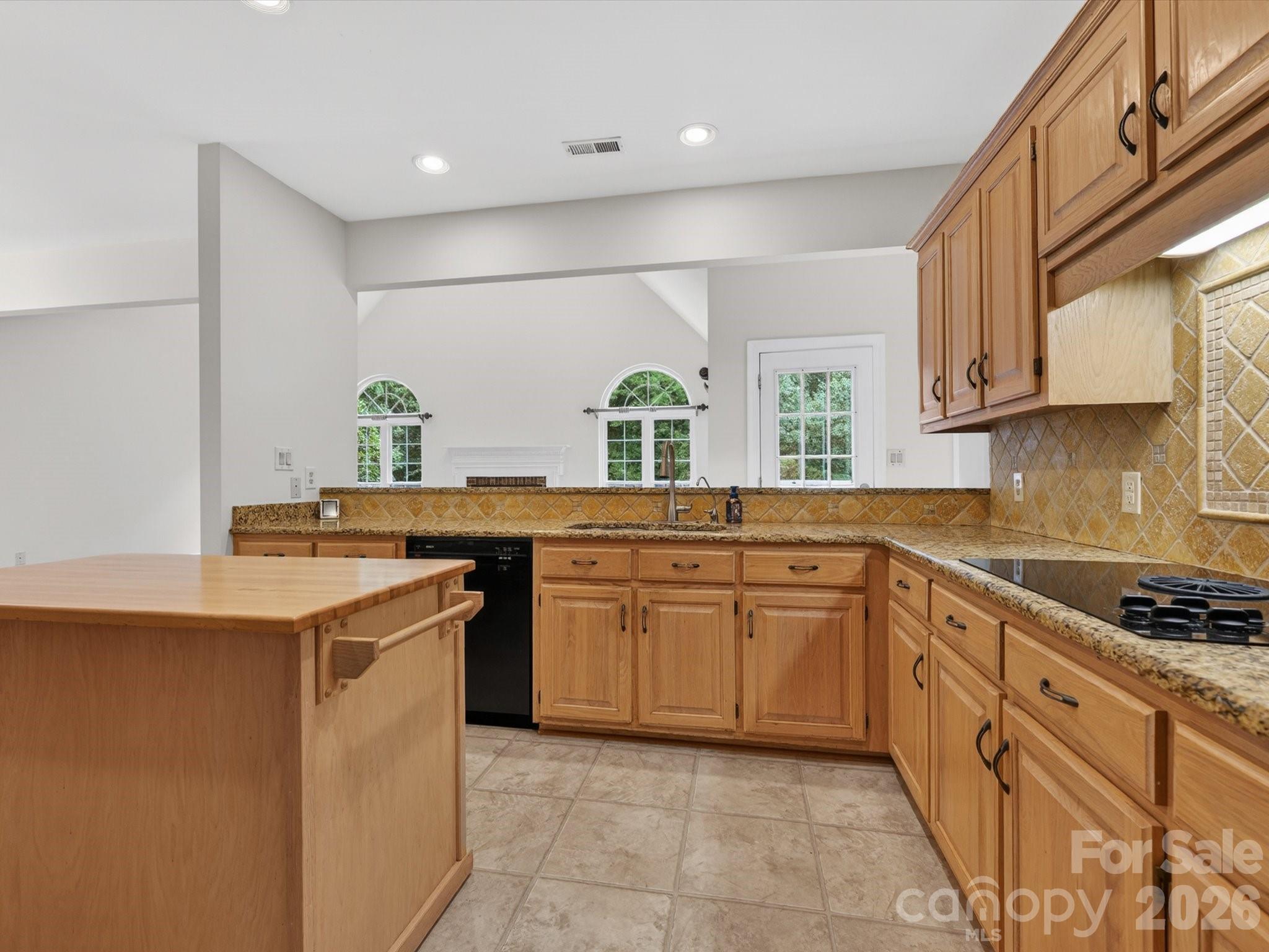 1318 Fawn Ridge Road NW — Concord