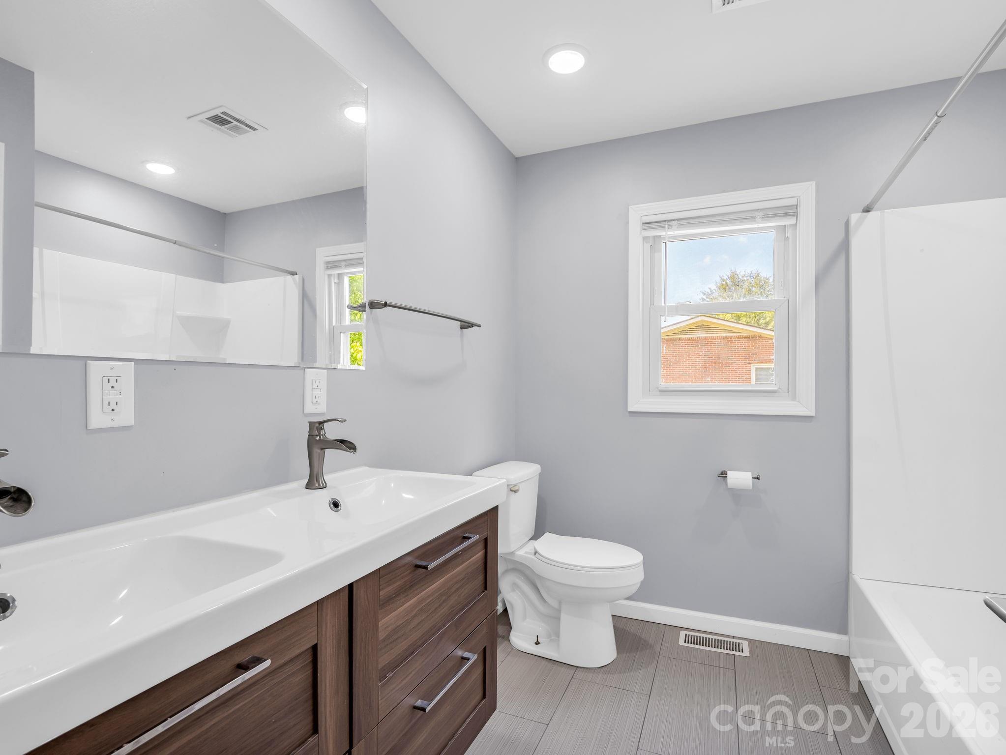 1758 Chase High Road — Forest City