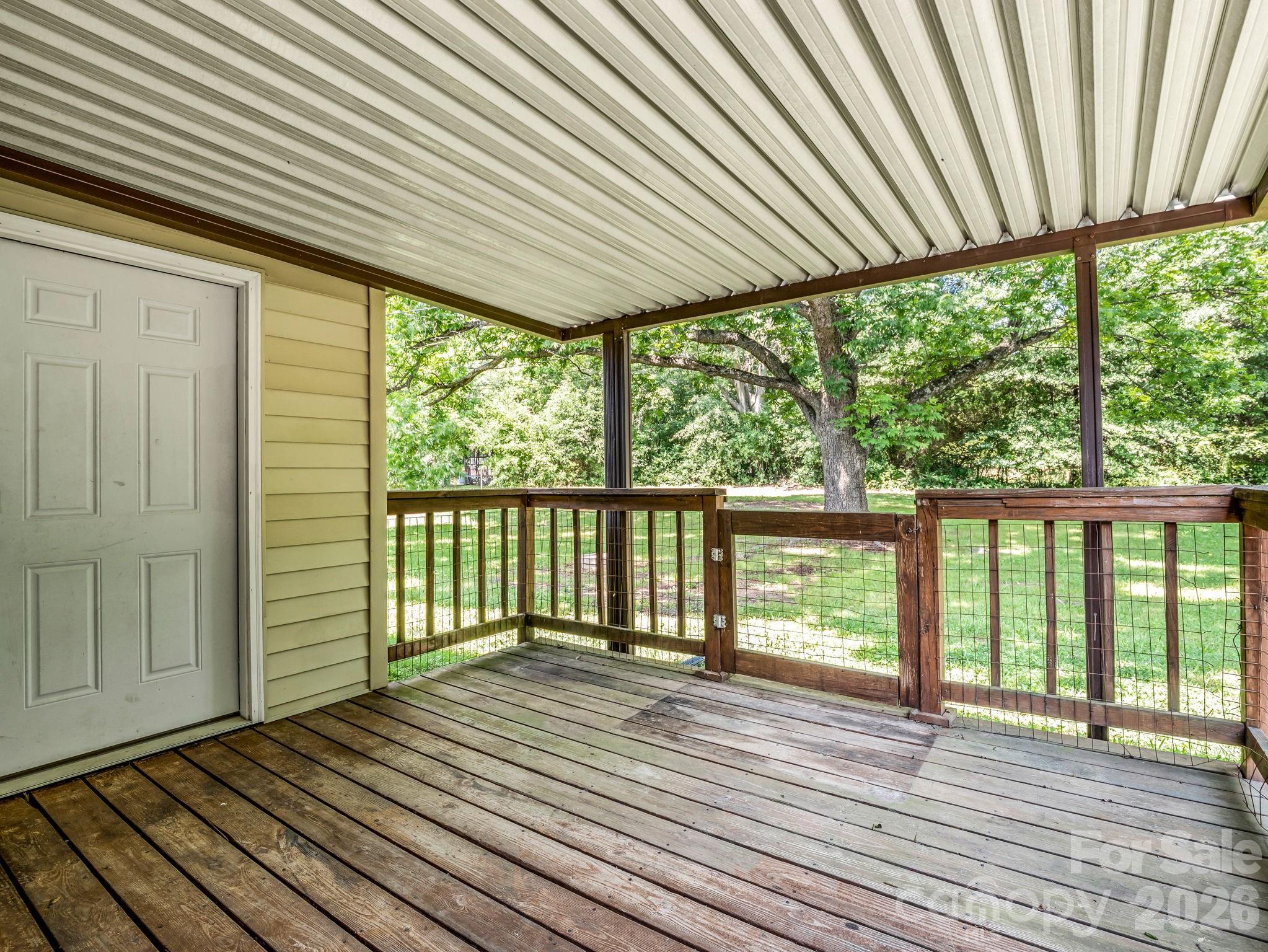 1758 Chase High Road — Forest City