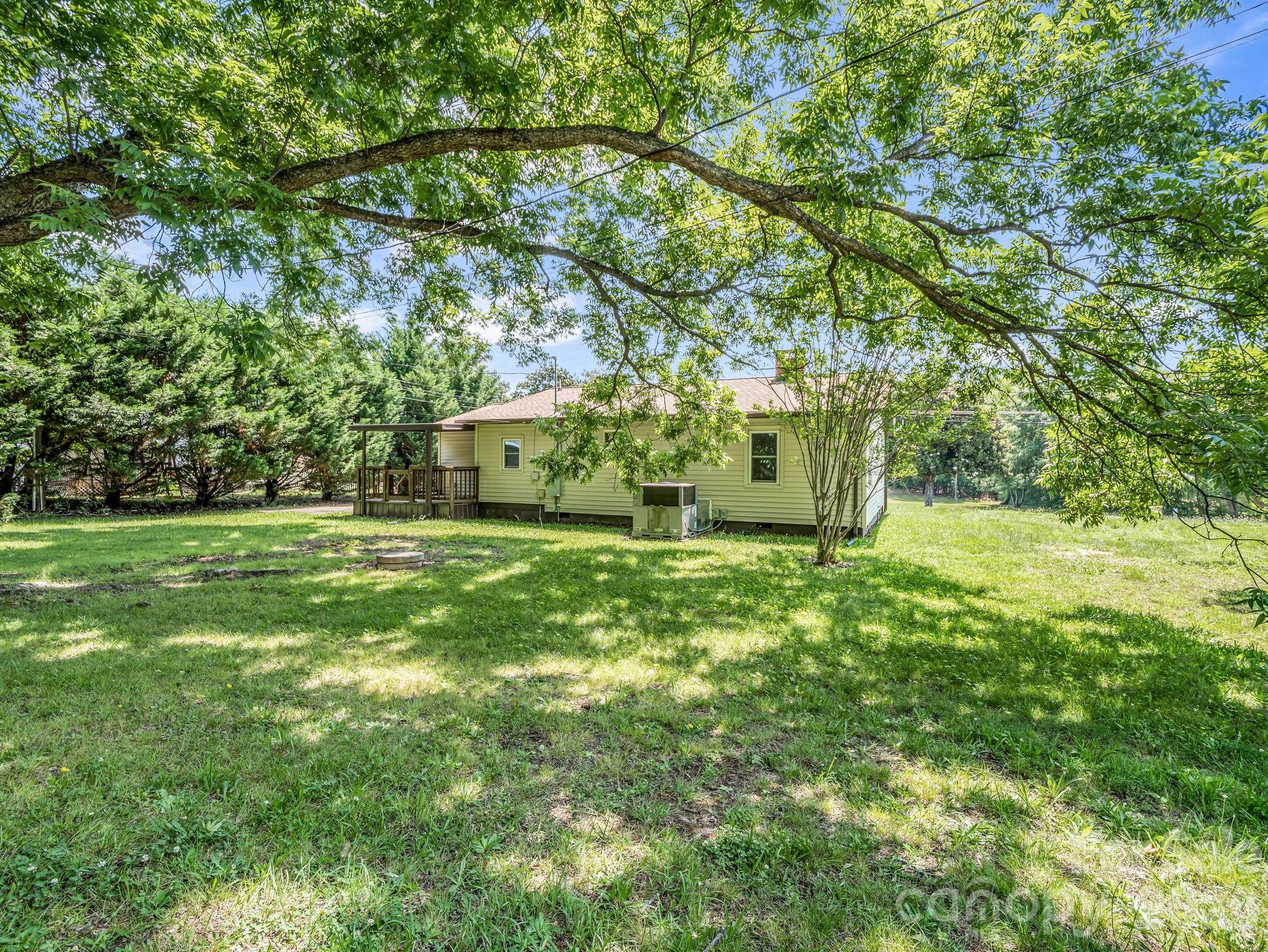 1758 Chase High Road — Forest City