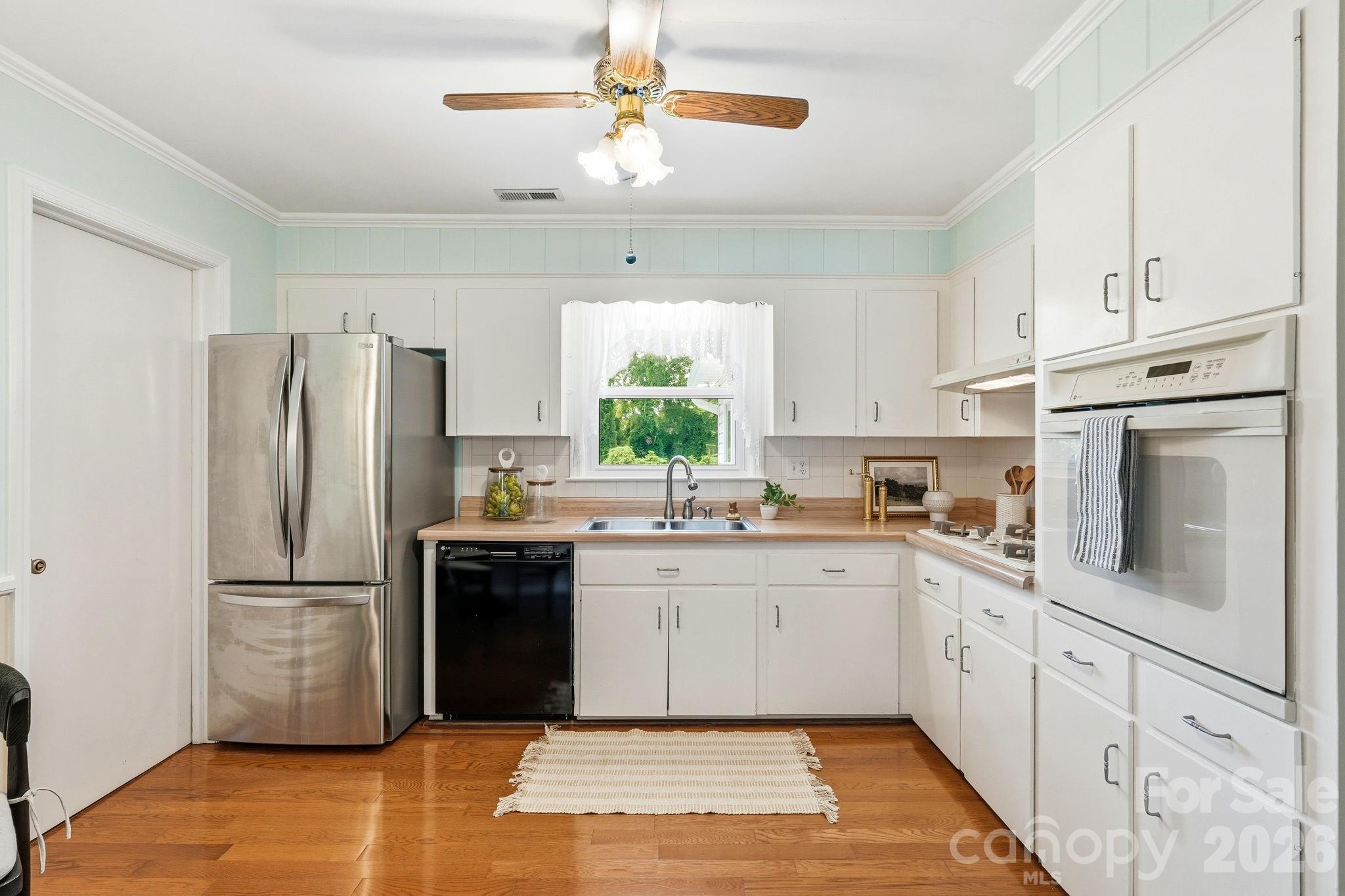 112 Queensbury Road — Winston Salem