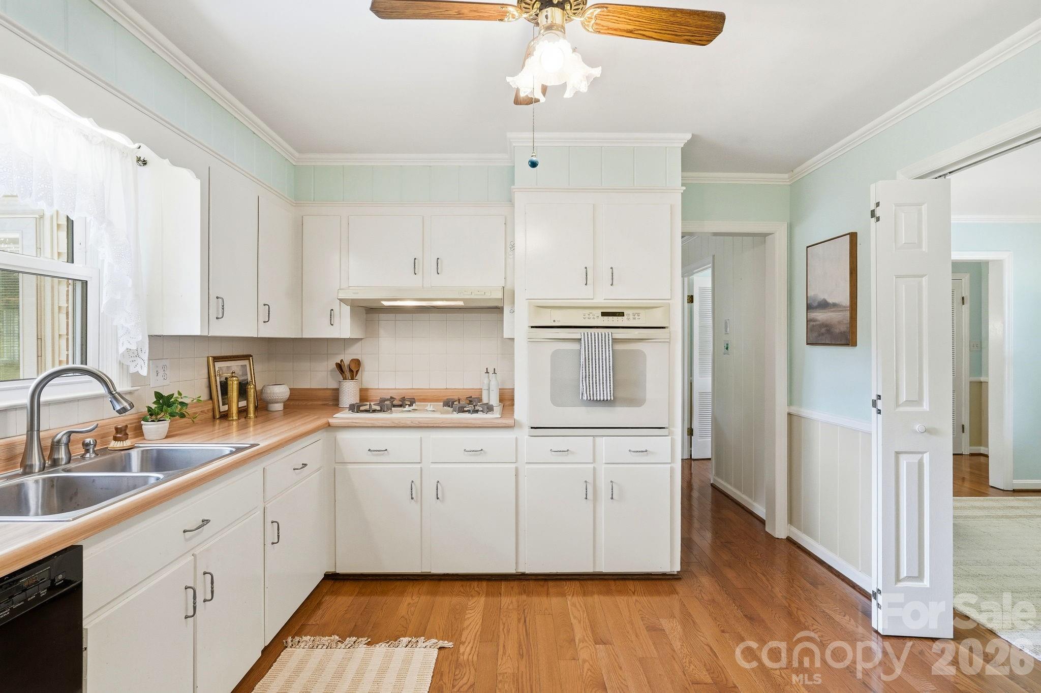 112 Queensbury Road — Winston Salem