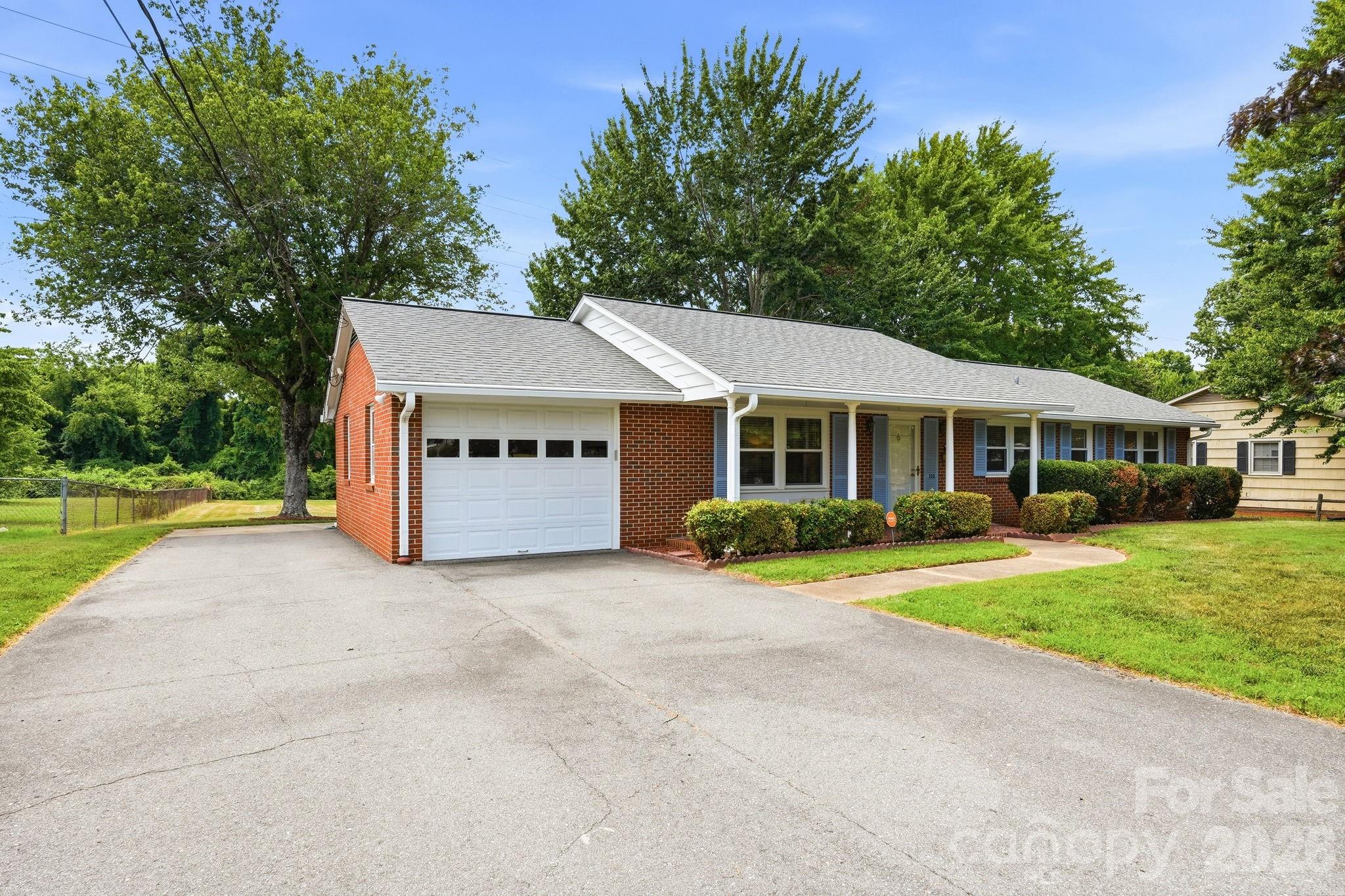112 Queensbury Road — Winston Salem