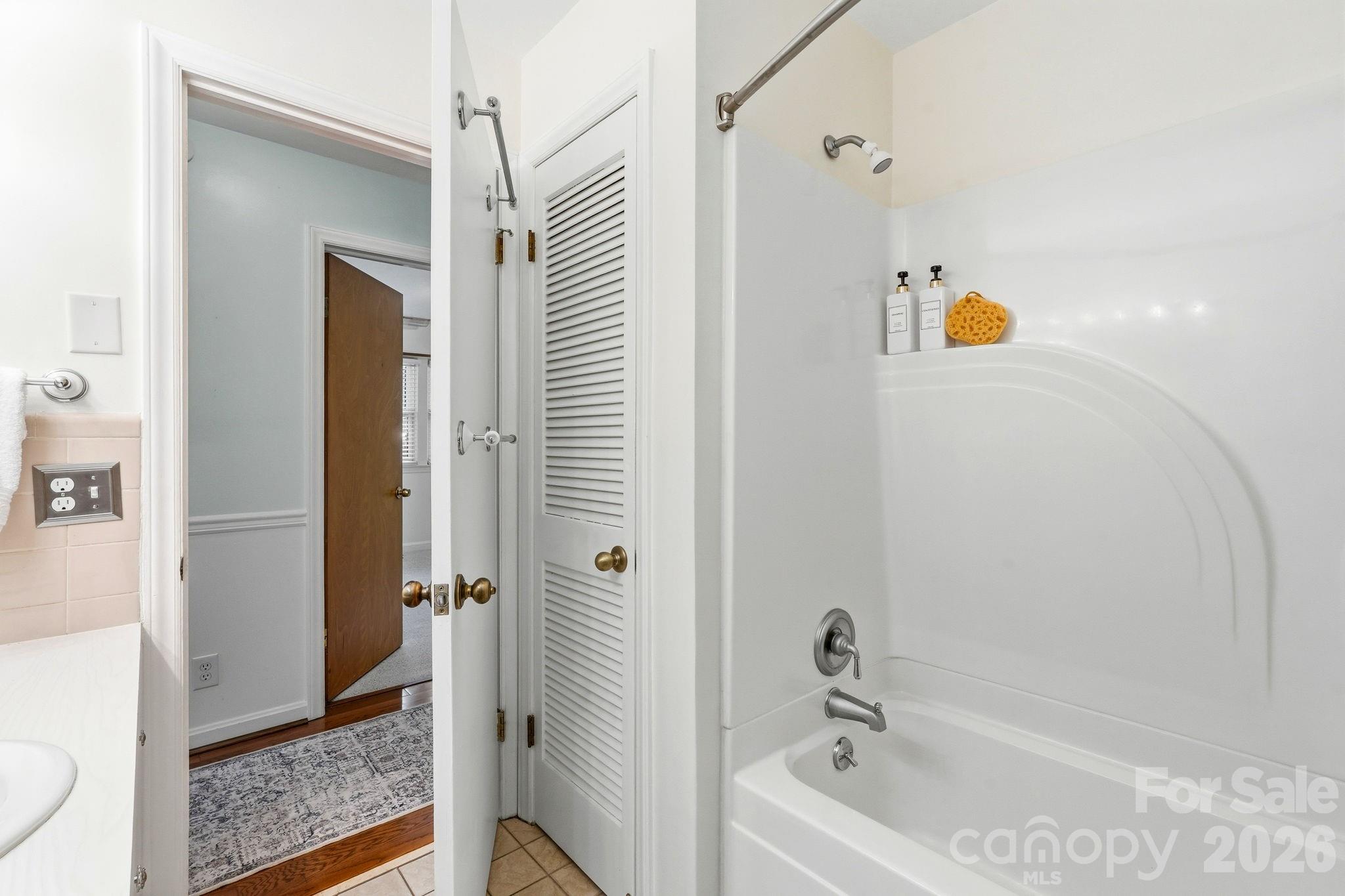 112 Queensbury Road — Winston Salem