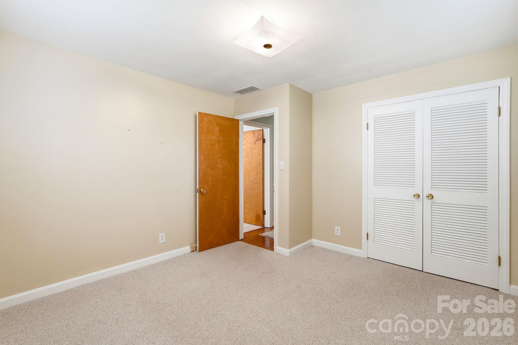 112 Queensbury Road — Winston Salem