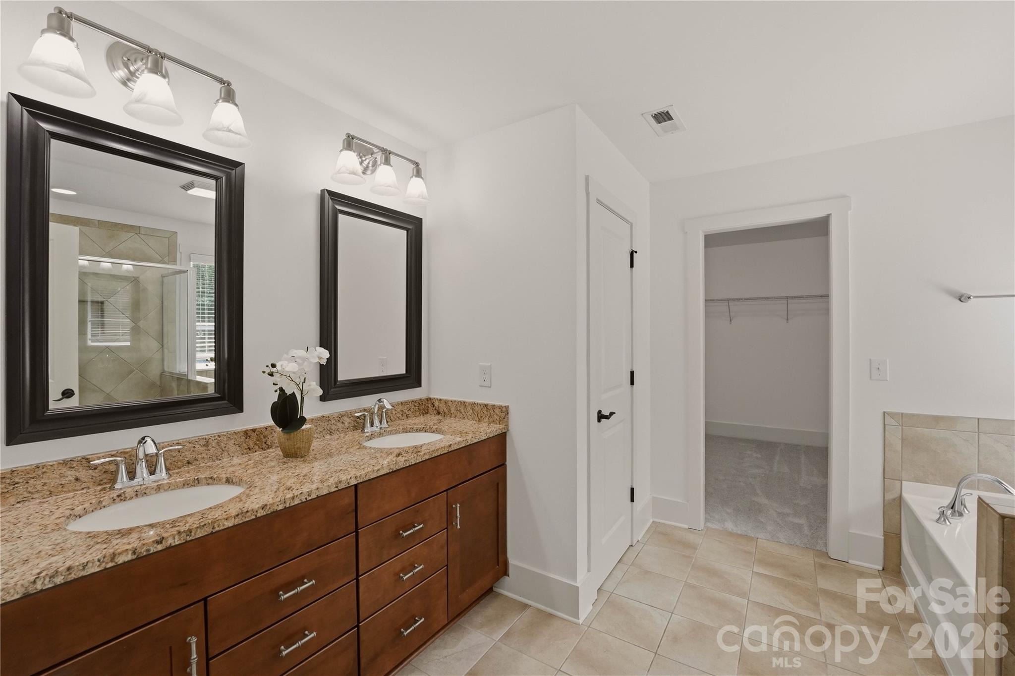 2207 Bluebell Way — Tega Cay