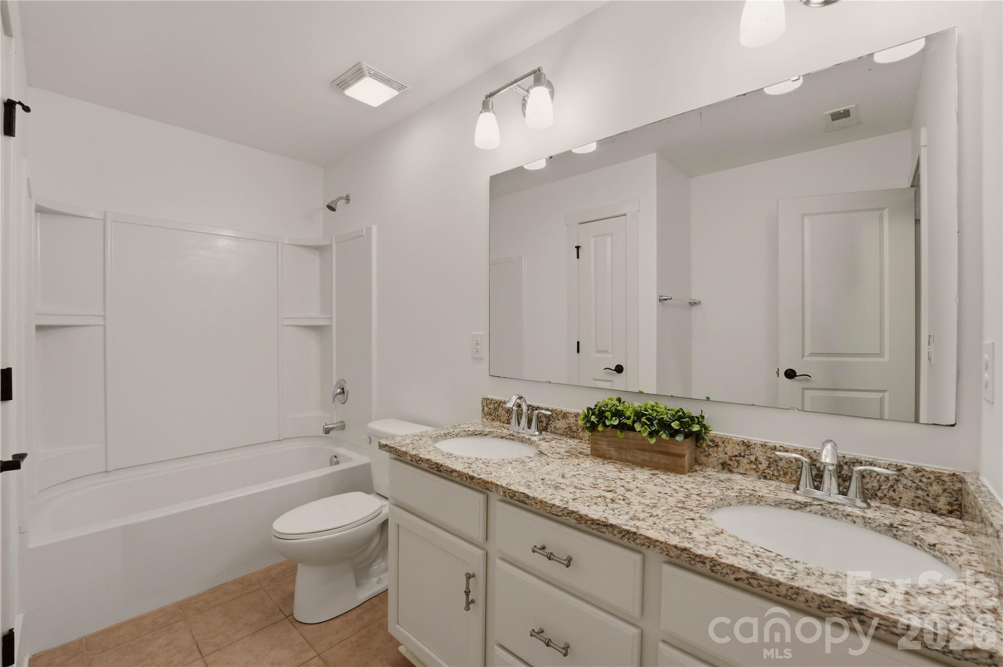 2207 Bluebell Way — Tega Cay