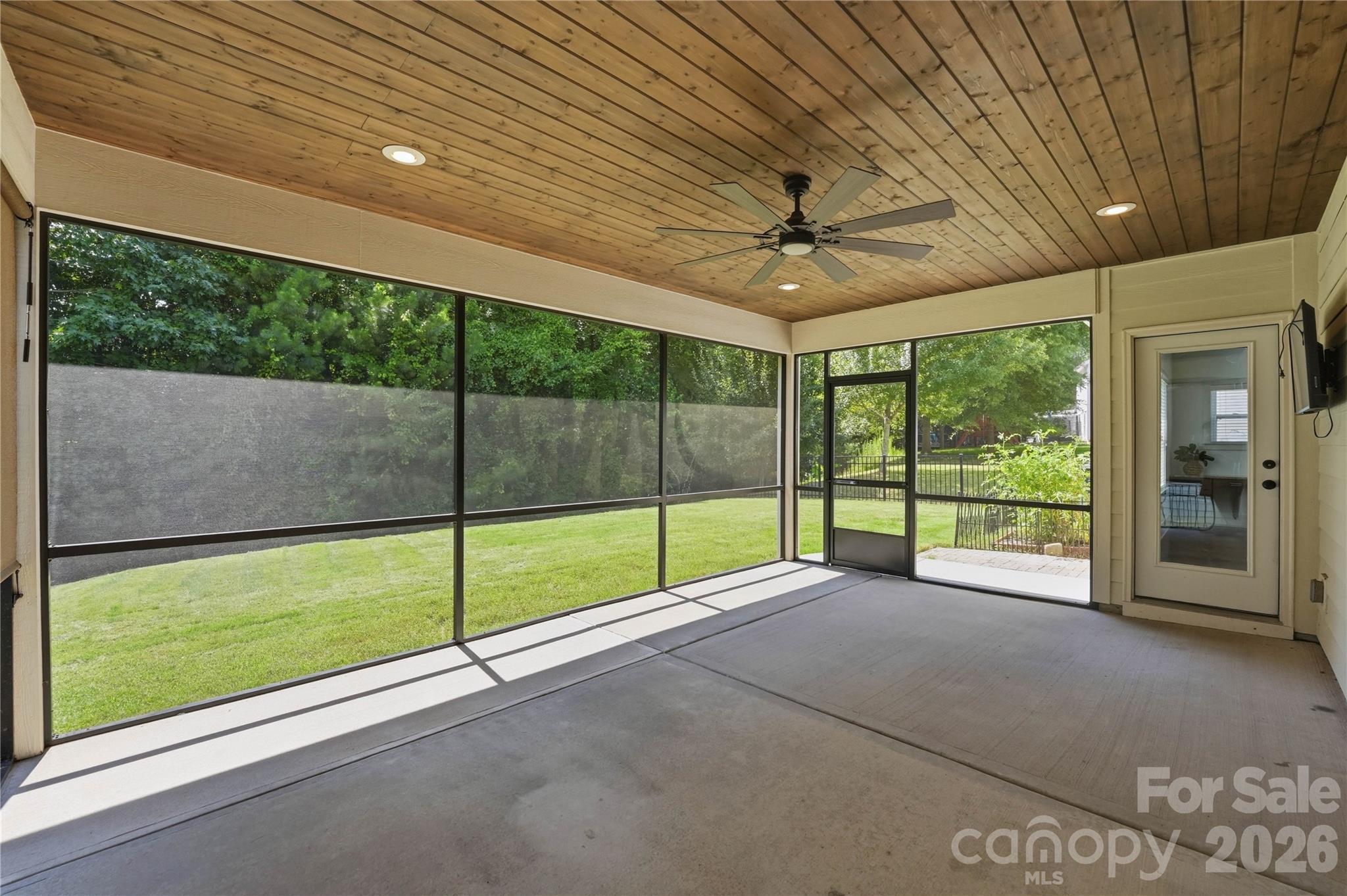 2207 Bluebell Way — Tega Cay