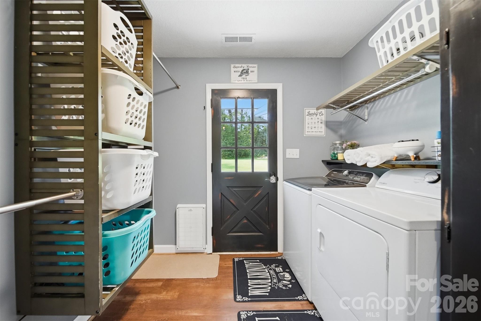 2411 Robertson Lane — Lenoir
