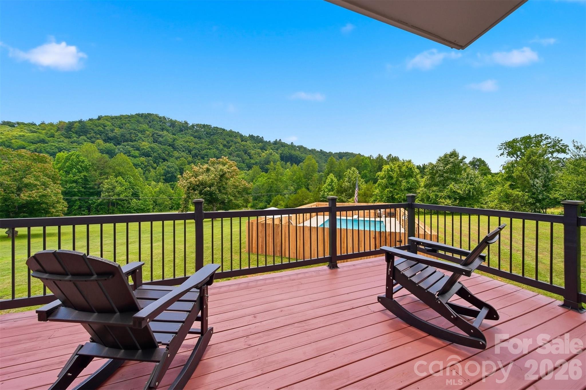 2411 Robertson Lane — Lenoir