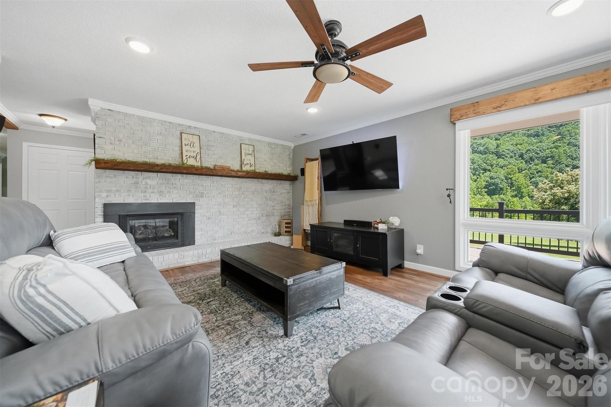 2411 Robertson Lane — Lenoir
