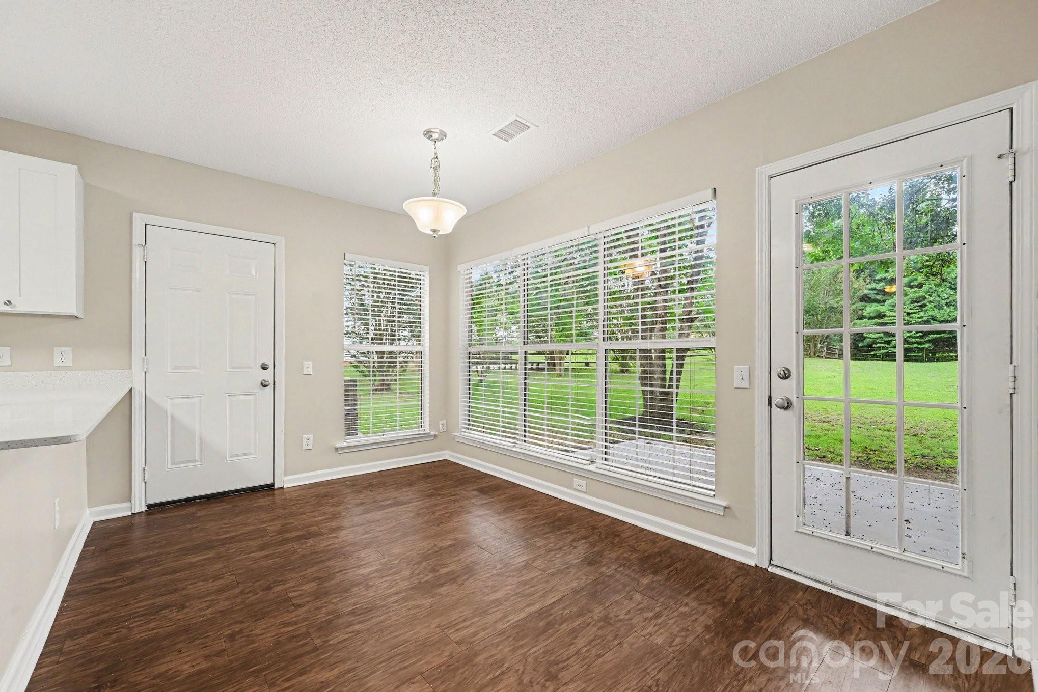 221 Aylesbury Lane — Indian Trail