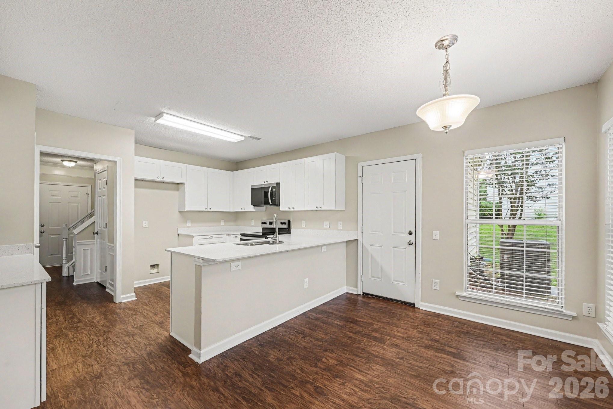221 Aylesbury Lane — Indian Trail