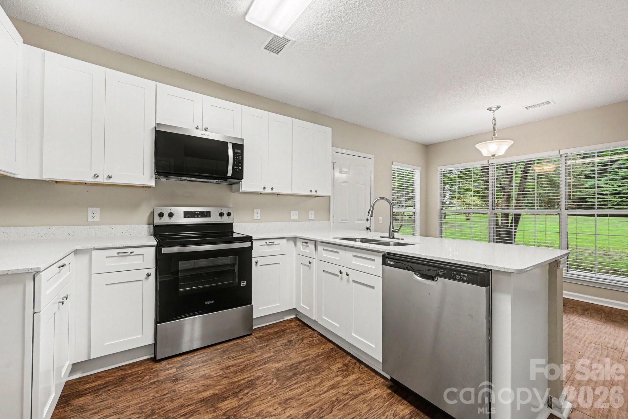 221 Aylesbury Lane — Indian Trail