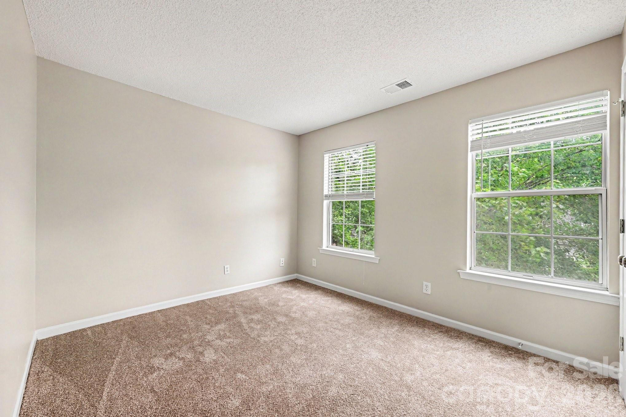 221 Aylesbury Lane — Indian Trail