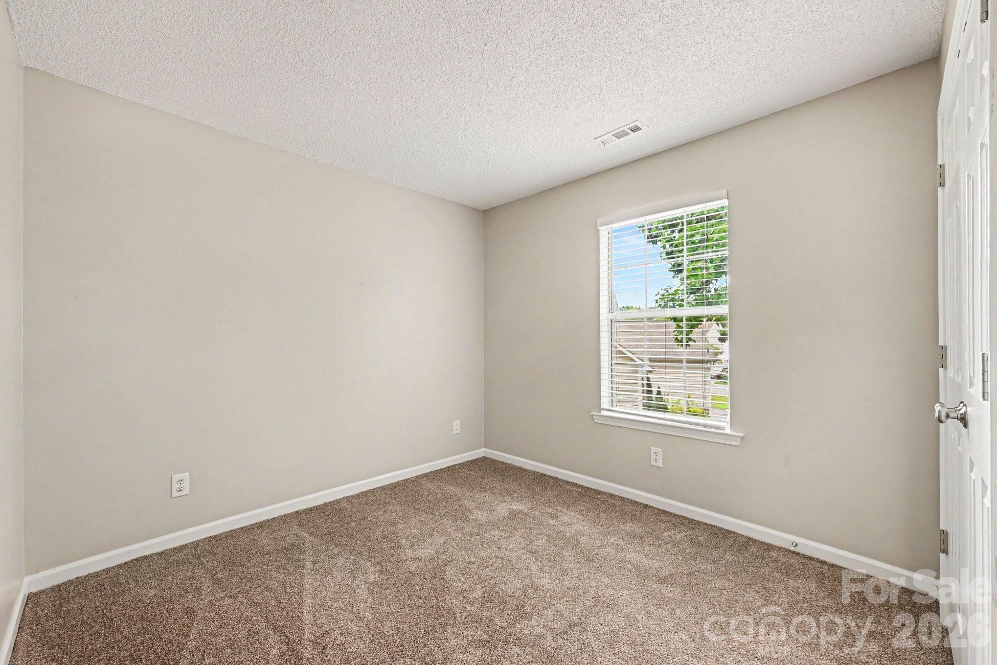 221 Aylesbury Lane — Indian Trail