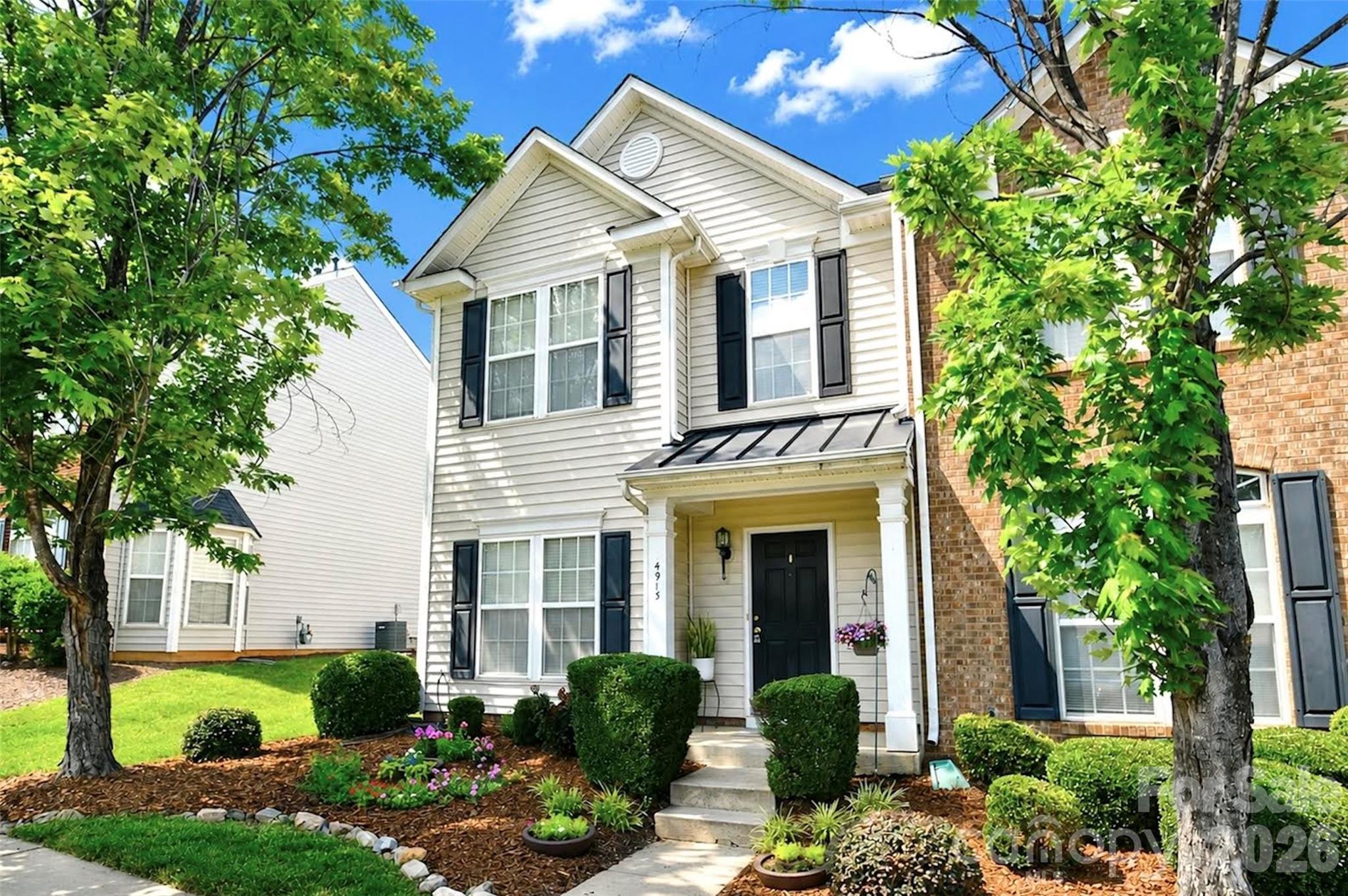 4913 Sunburst Lane — Charlotte