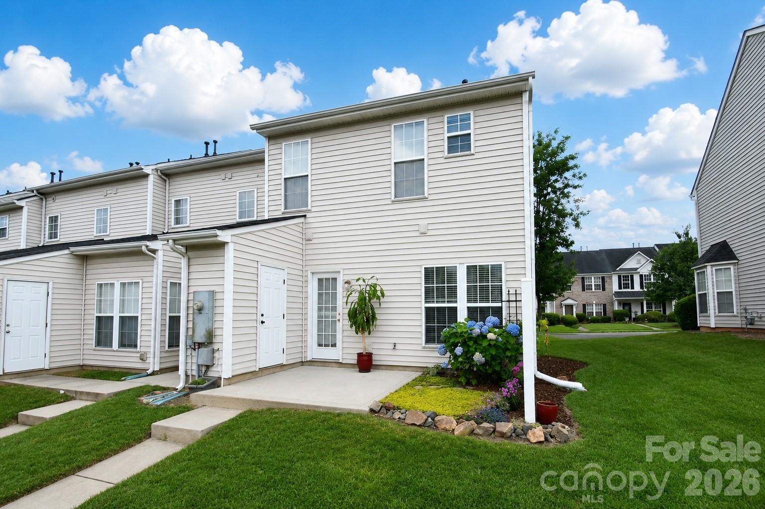 4913 Sunburst Lane — Charlotte