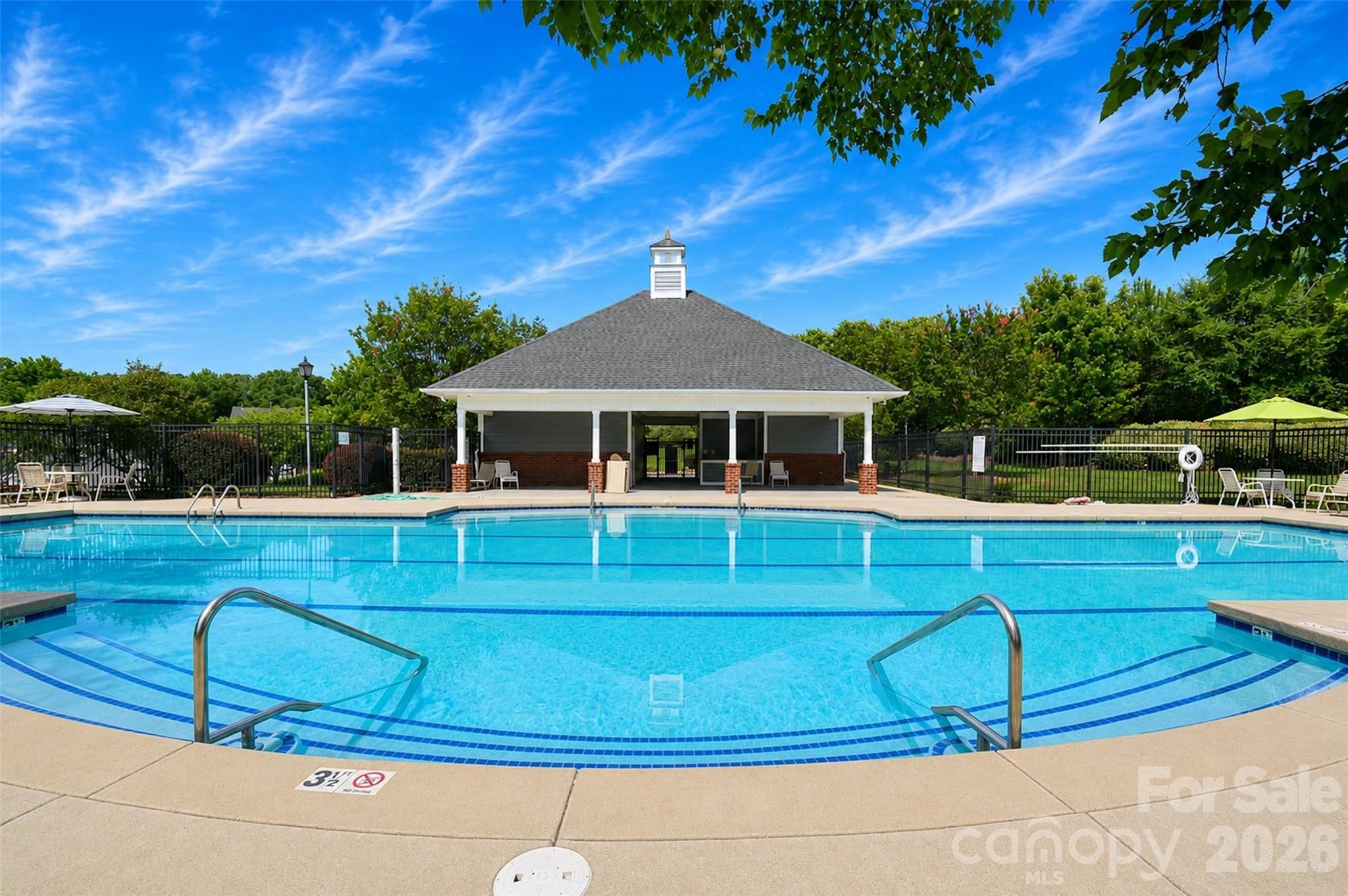 4913 Sunburst Lane — Charlotte