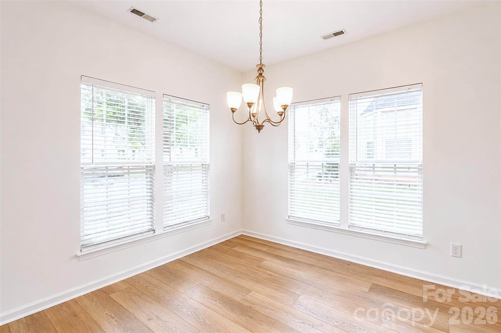4913 Sunburst Lane — Charlotte