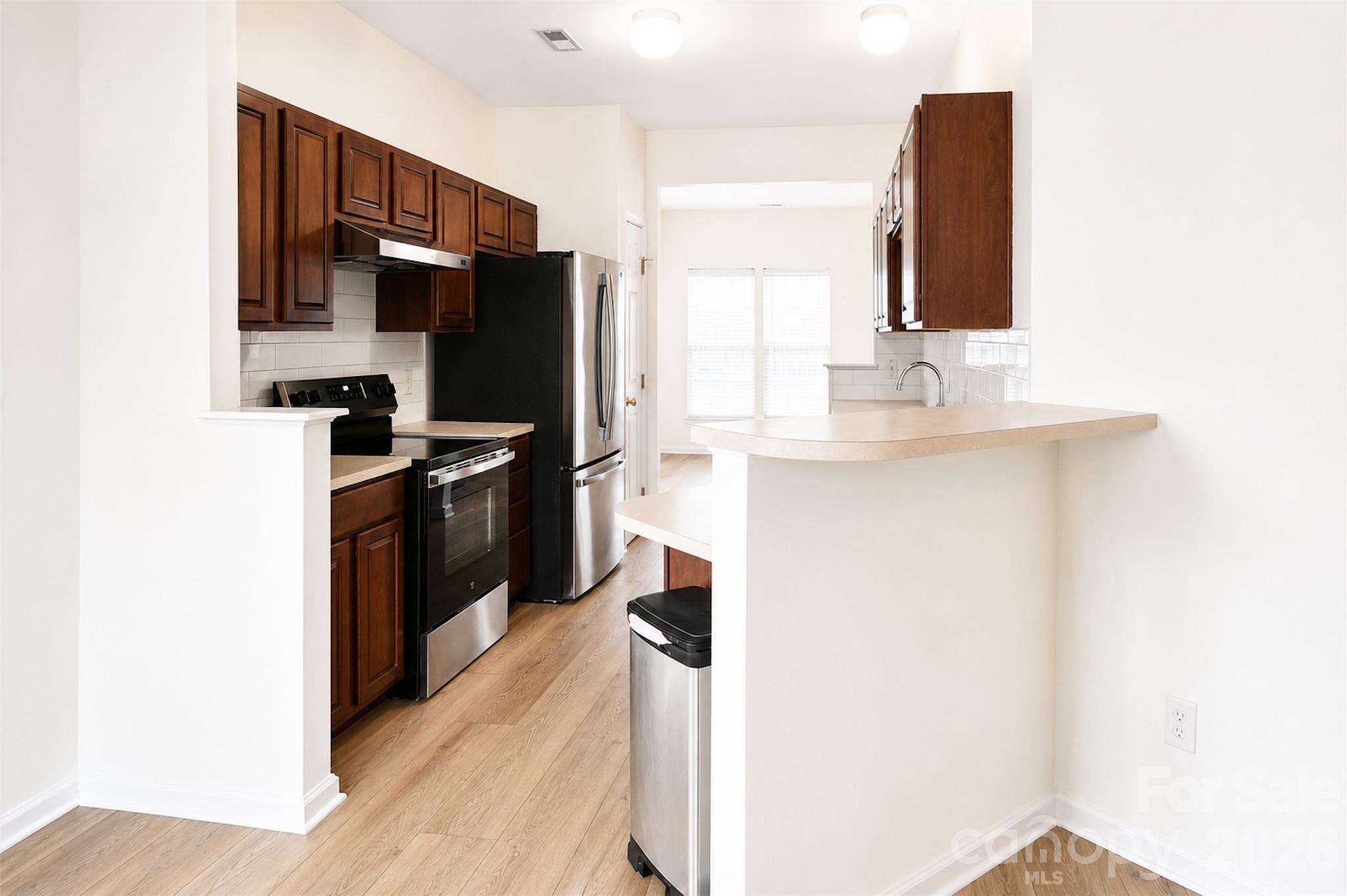 4913 Sunburst Lane — Charlotte
