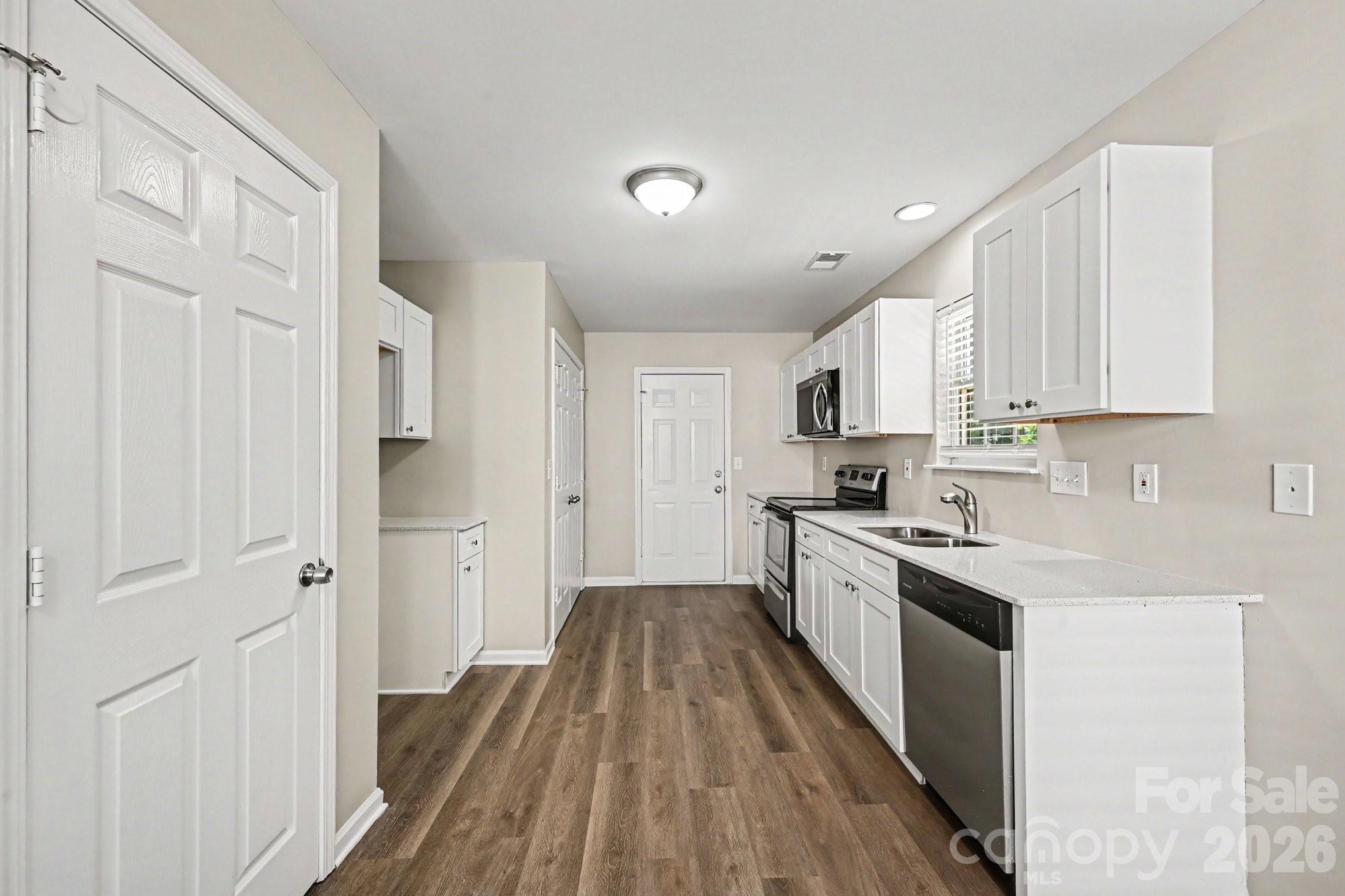 8621 Berrybrook Lane — Charlotte