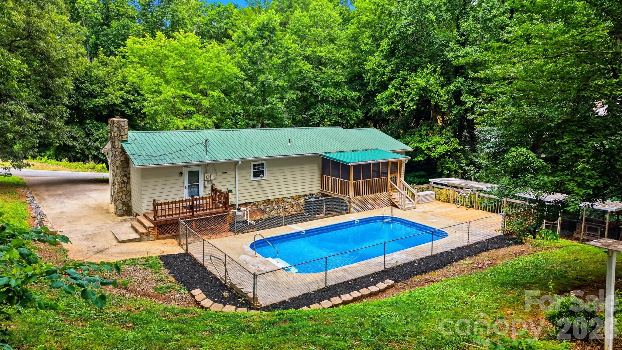 408 Birch Circle Drive — Hudson