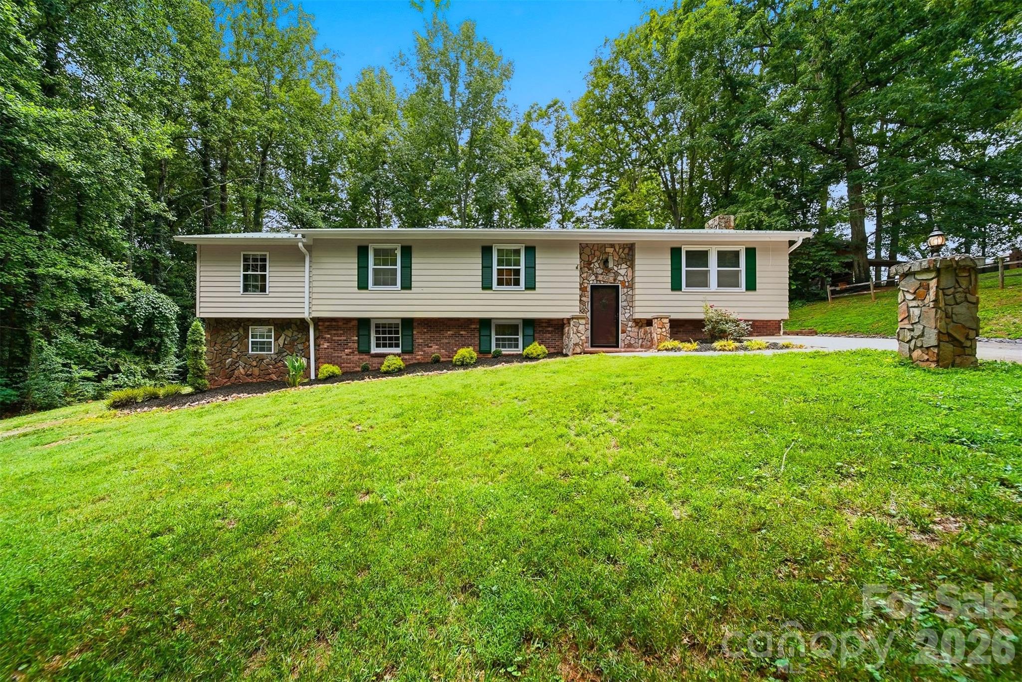 408 Birch Circle Drive — Hudson