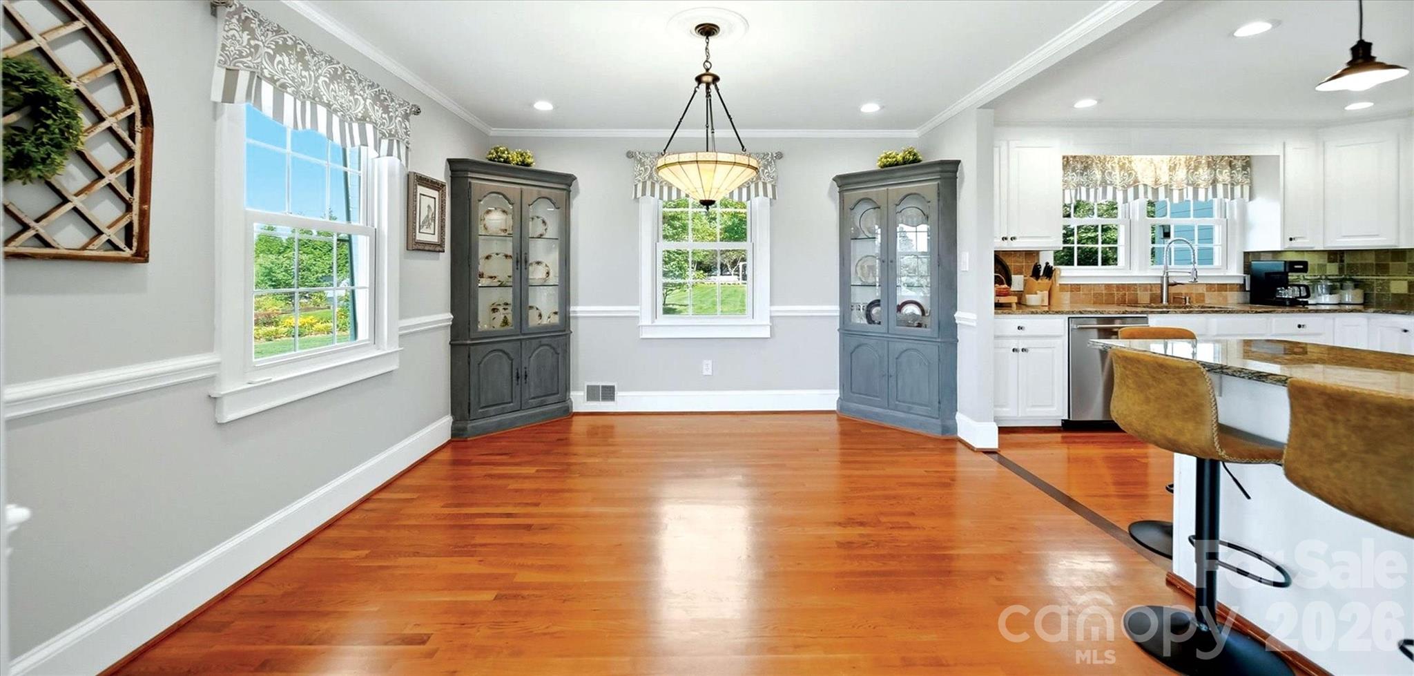 3453 Plateau Road — Newton