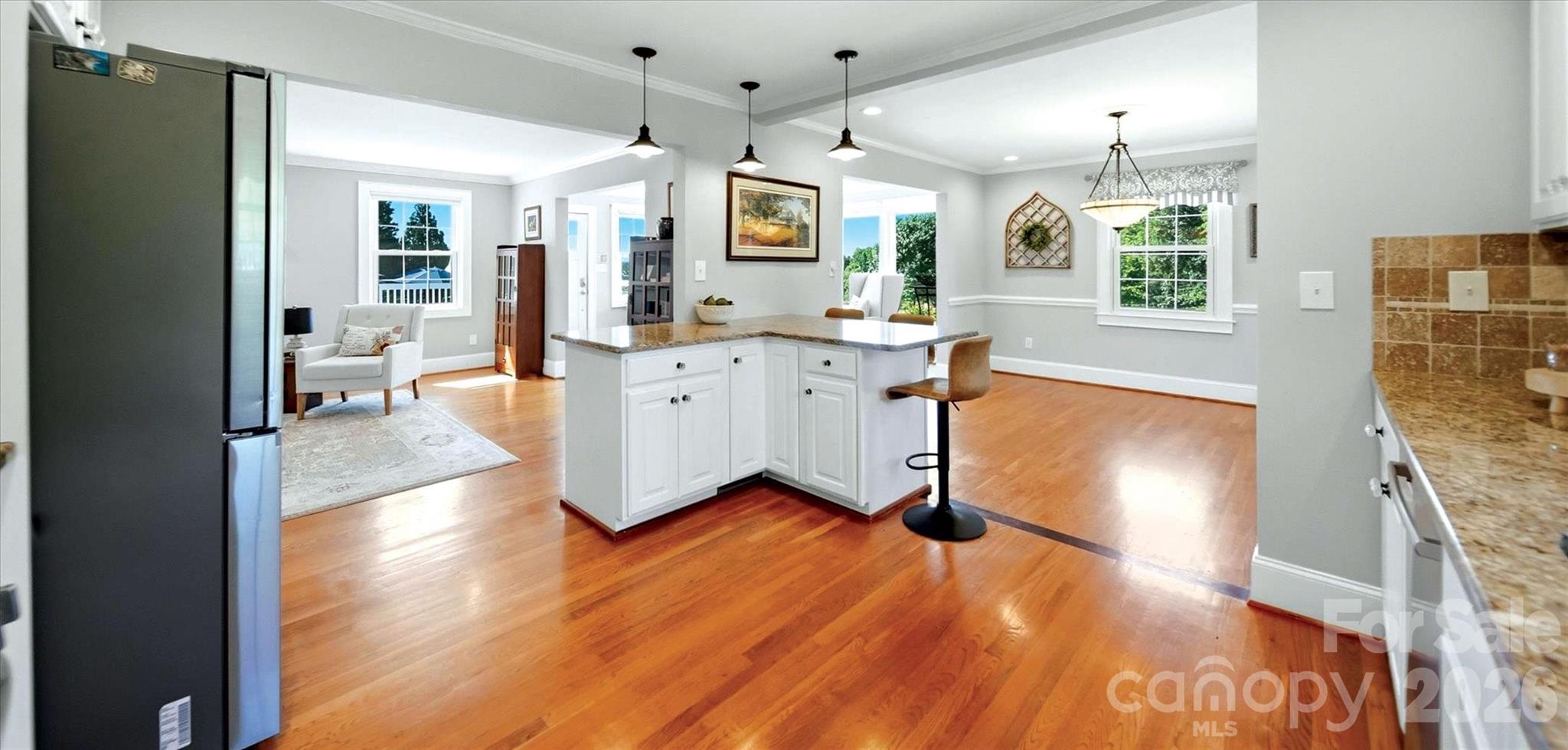 3453 Plateau Road — Newton