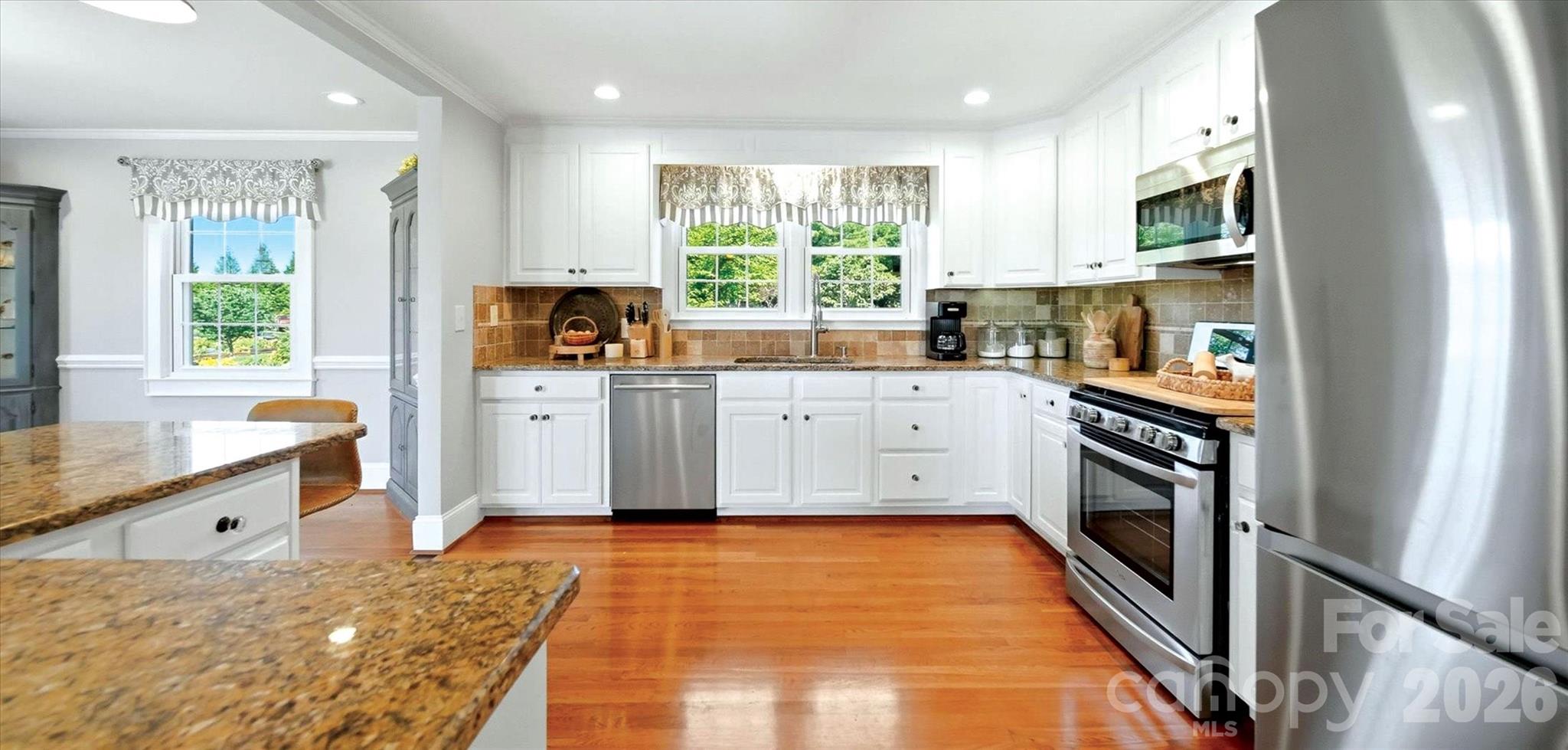 3453 Plateau Road — Newton