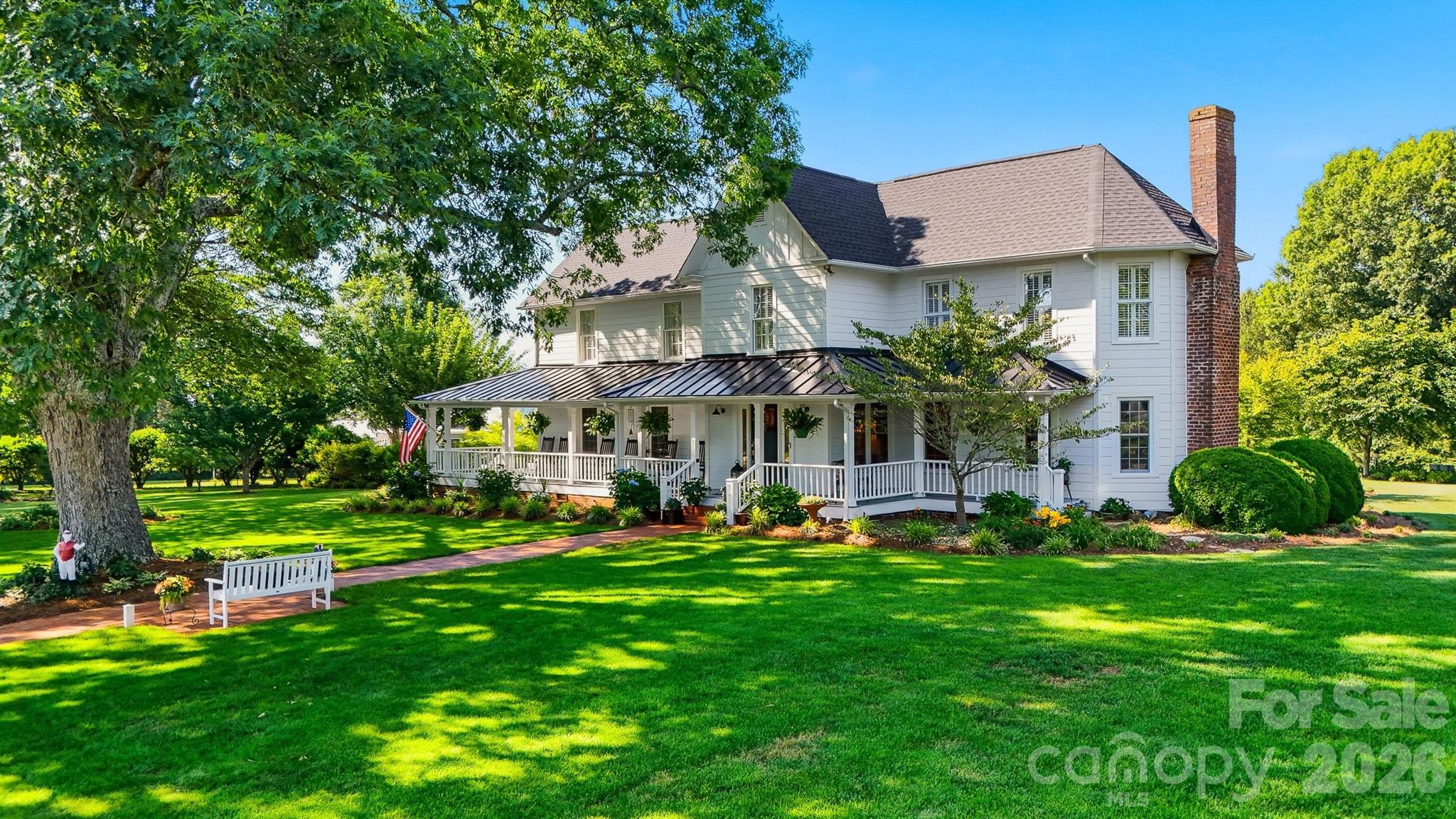 3453 Plateau Road — Newton