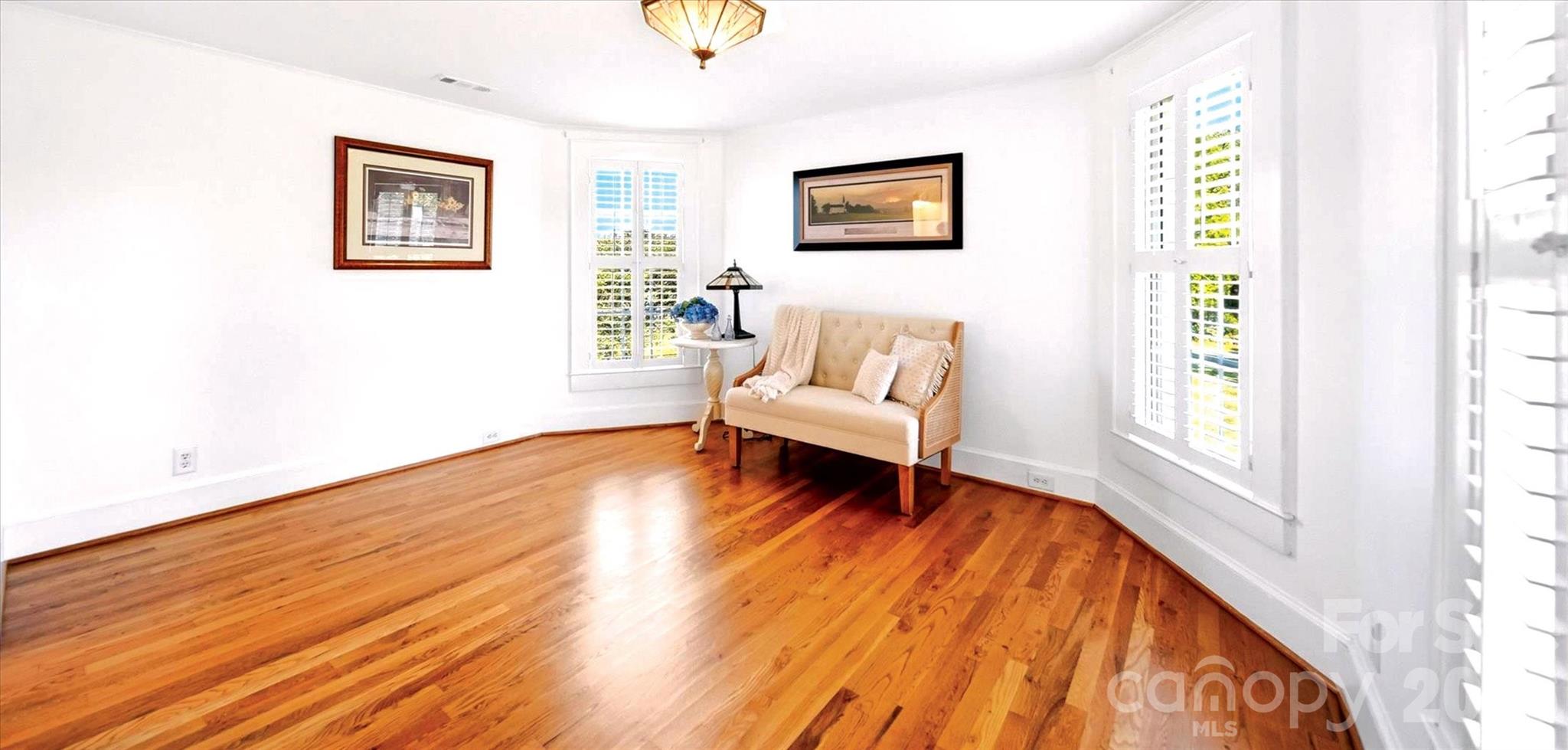 3453 Plateau Road — Newton