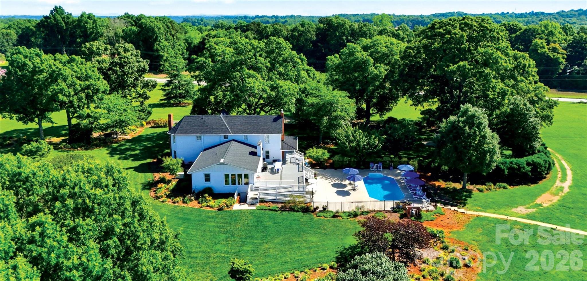 3453 Plateau Road — Newton