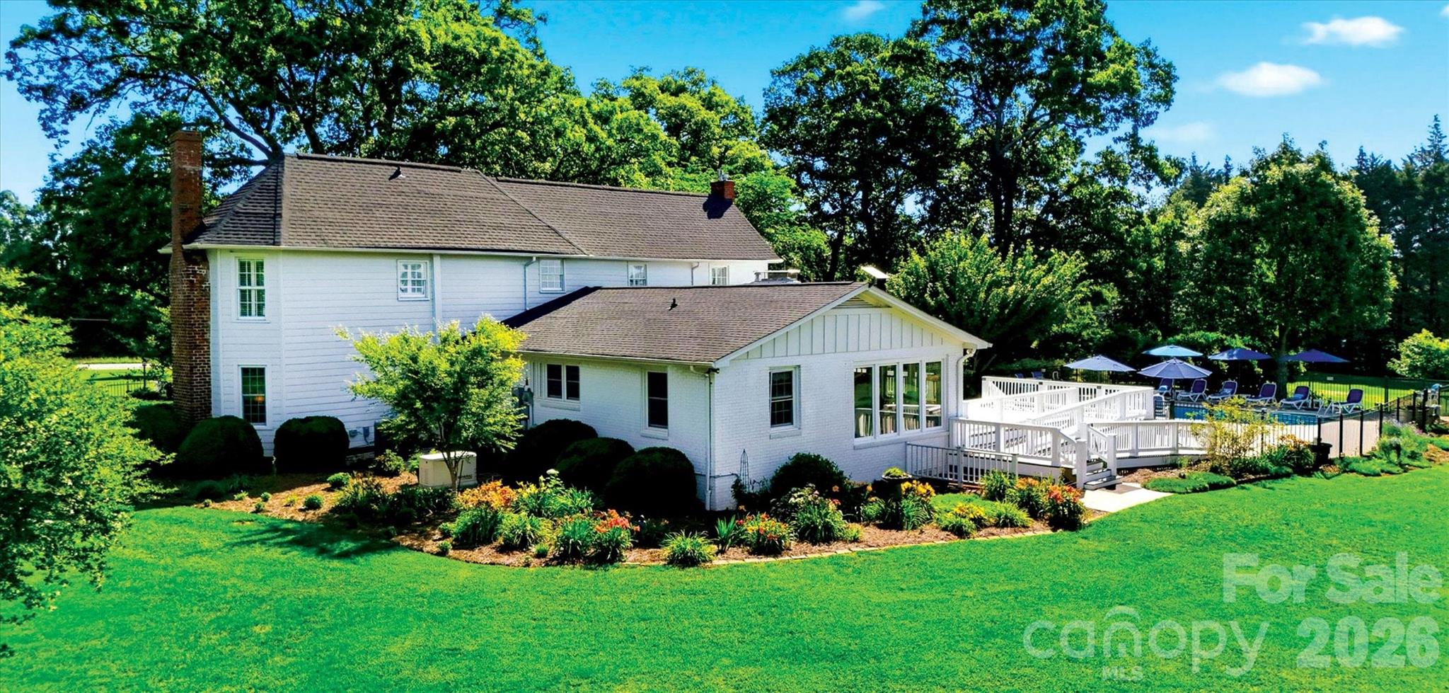 3453 Plateau Road — Newton
