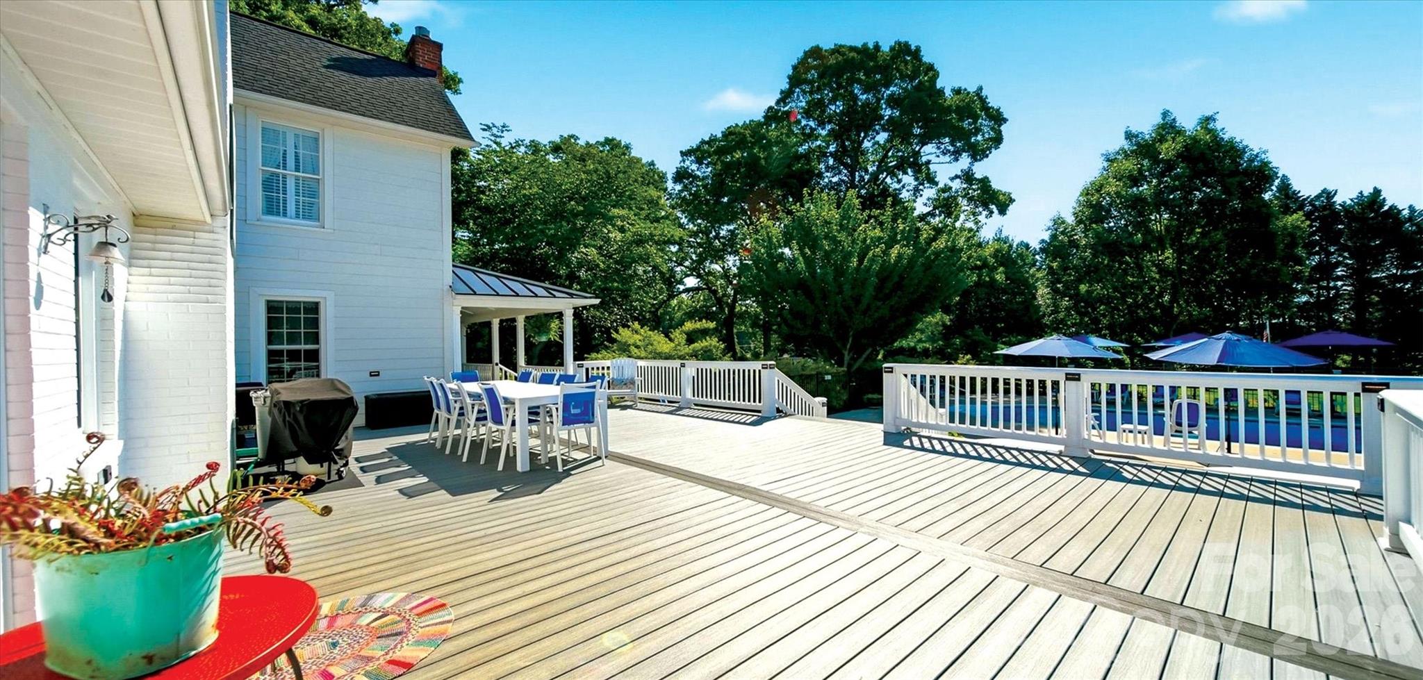 3453 Plateau Road — Newton