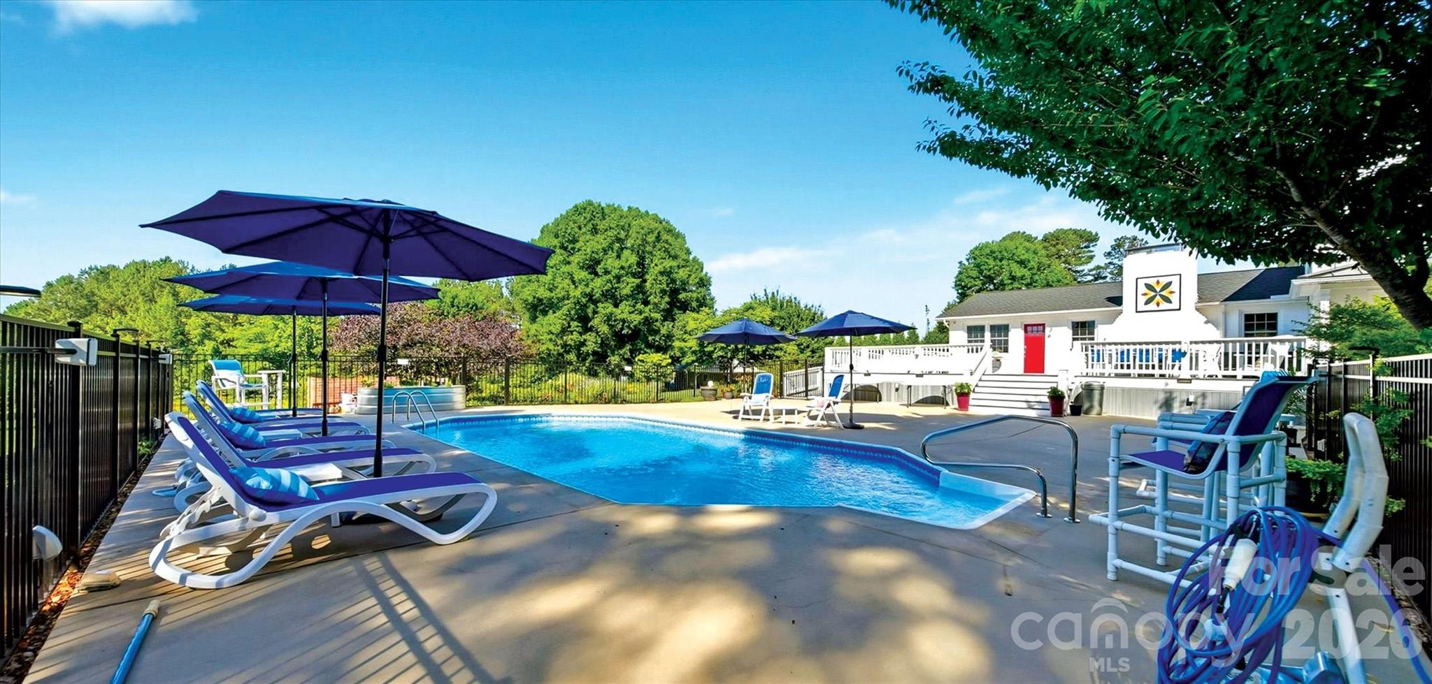 3453 Plateau Road — Newton