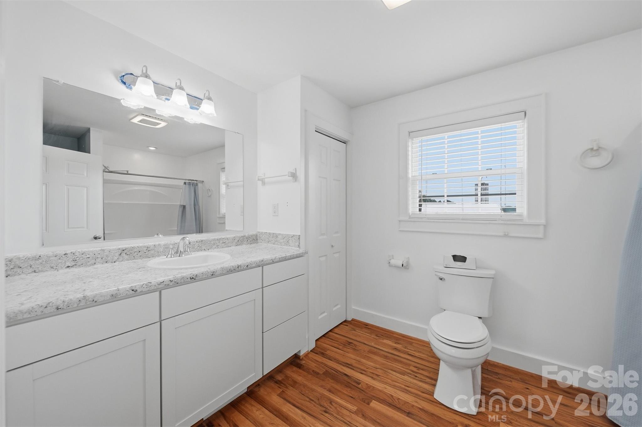 3453 Plateau Road — Newton