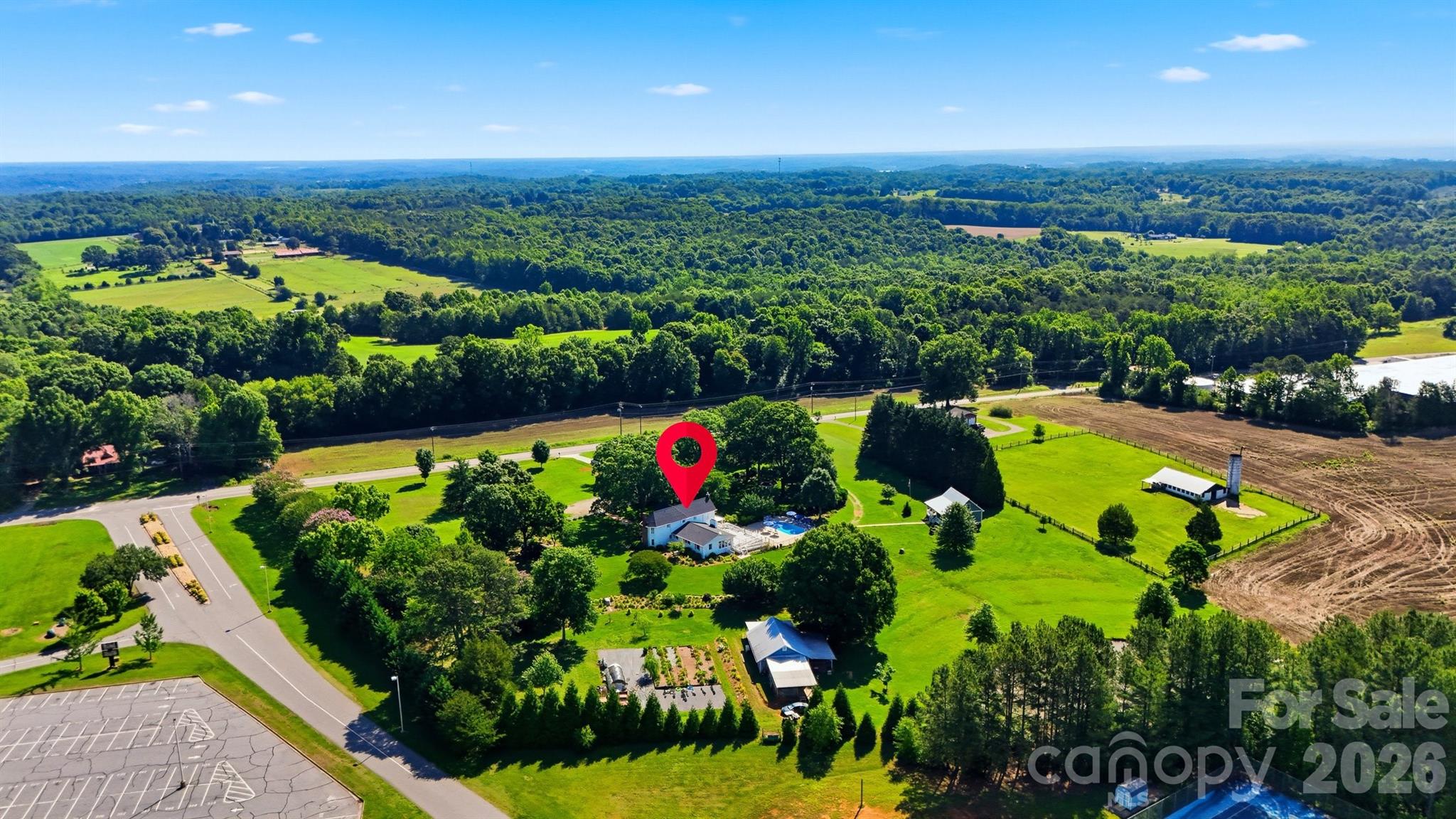 3453 Plateau Road — Newton