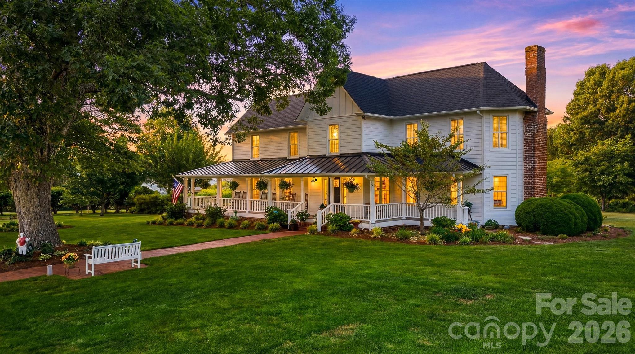 3453 Plateau Road — Newton