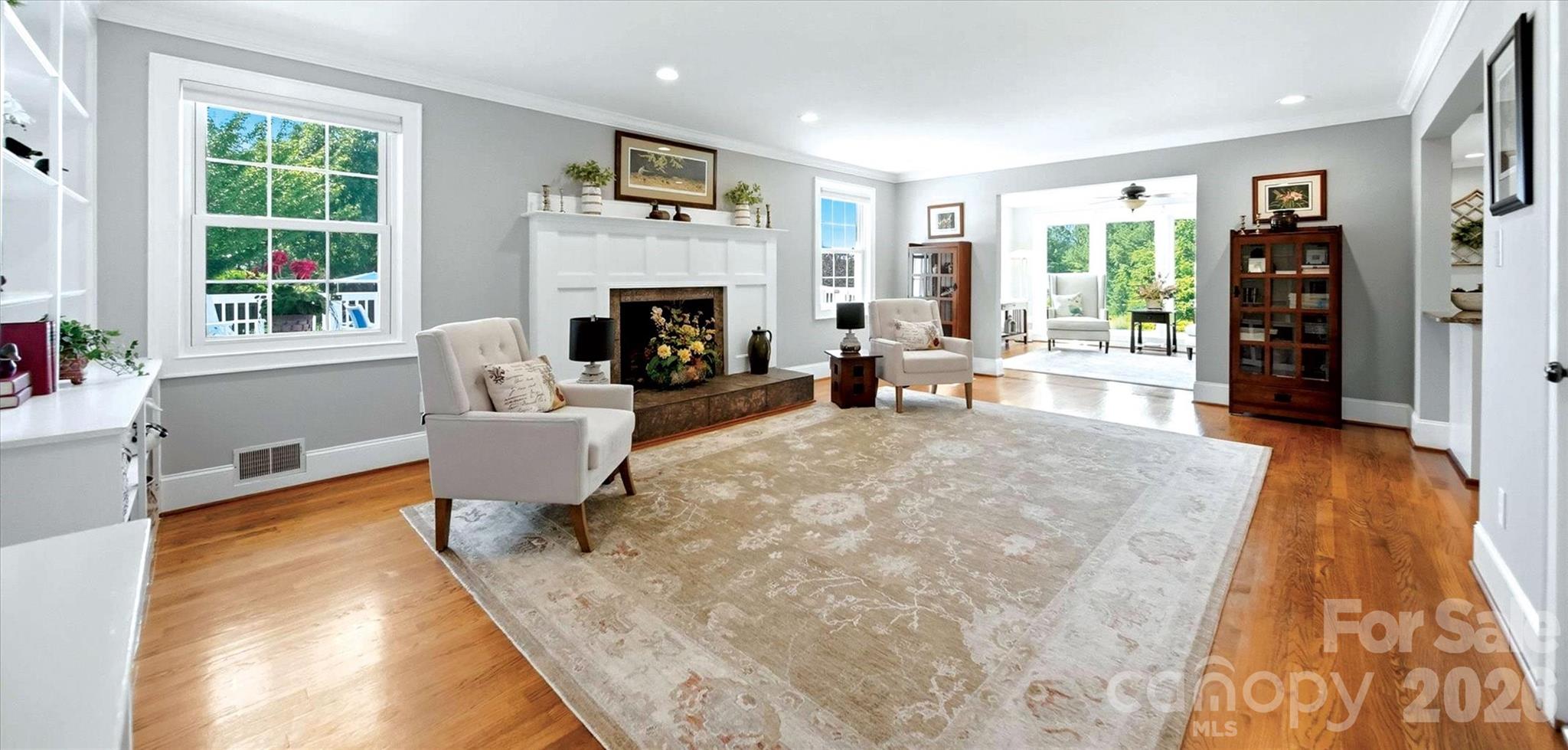 3453 Plateau Road — Newton